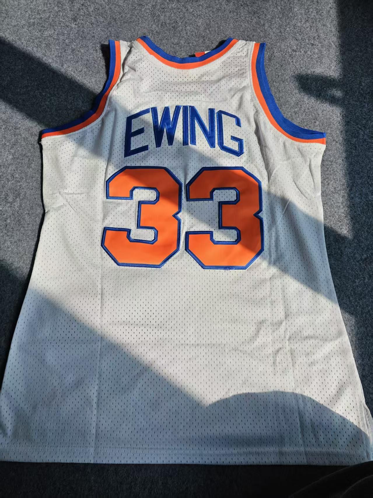 NBA 1985 86 New York Knicks 33 Patrick Ewing Jersey Size US M / EU 48-50 / 2 - 2 Thumbnail