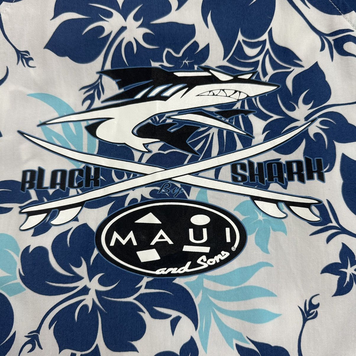 Maui and Sons Rare Vintage Maui and Sons Black Shark Print Hawaiian Shirt Size US XL / EU 56 / 4 - 7 Thumbnail