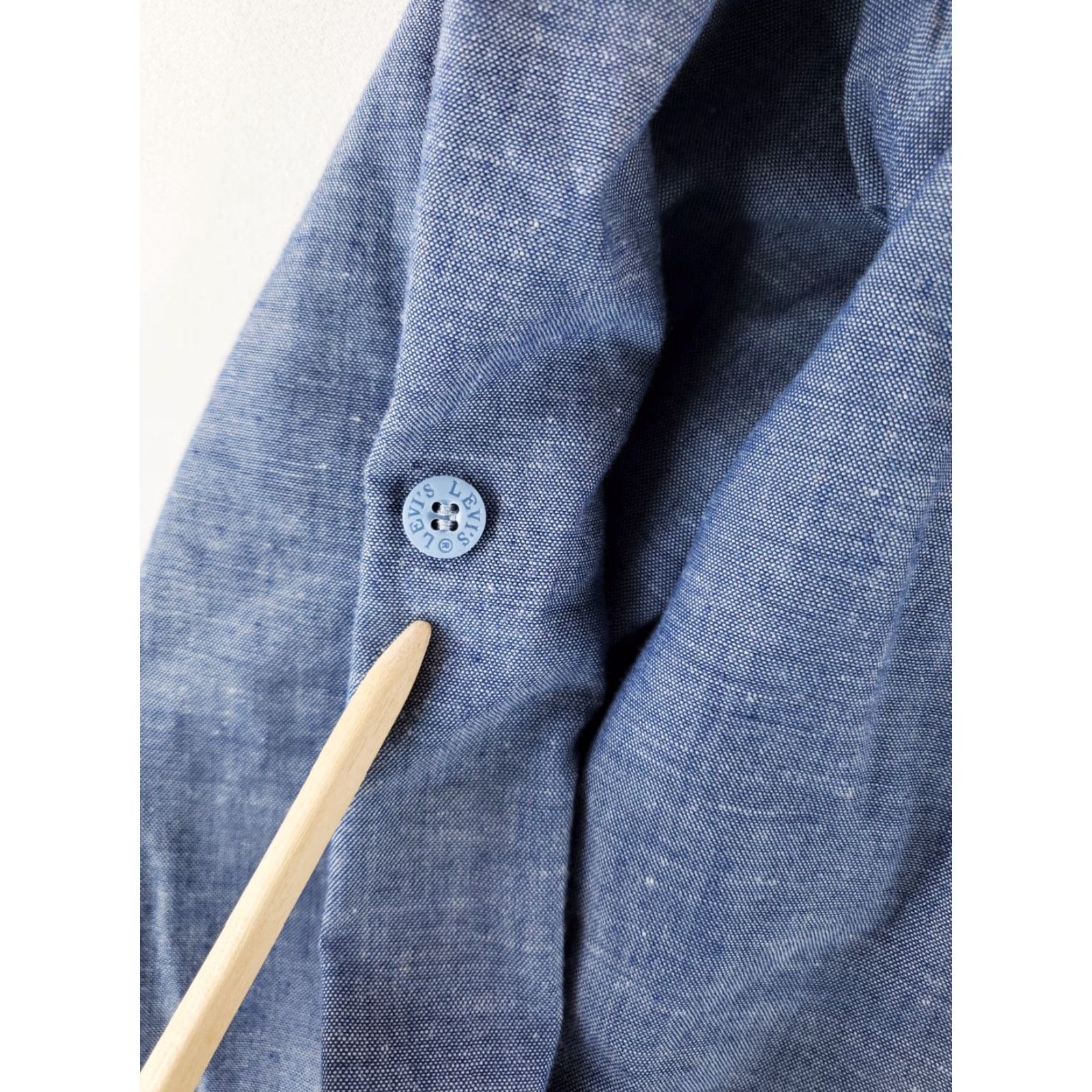 Levi's Levi's Chambray Shirt Blue Mens L Button Blend Poly Cotton Long Sleeve 40 Size US L / EU 52-54 / 3 - 3 Thumbnail