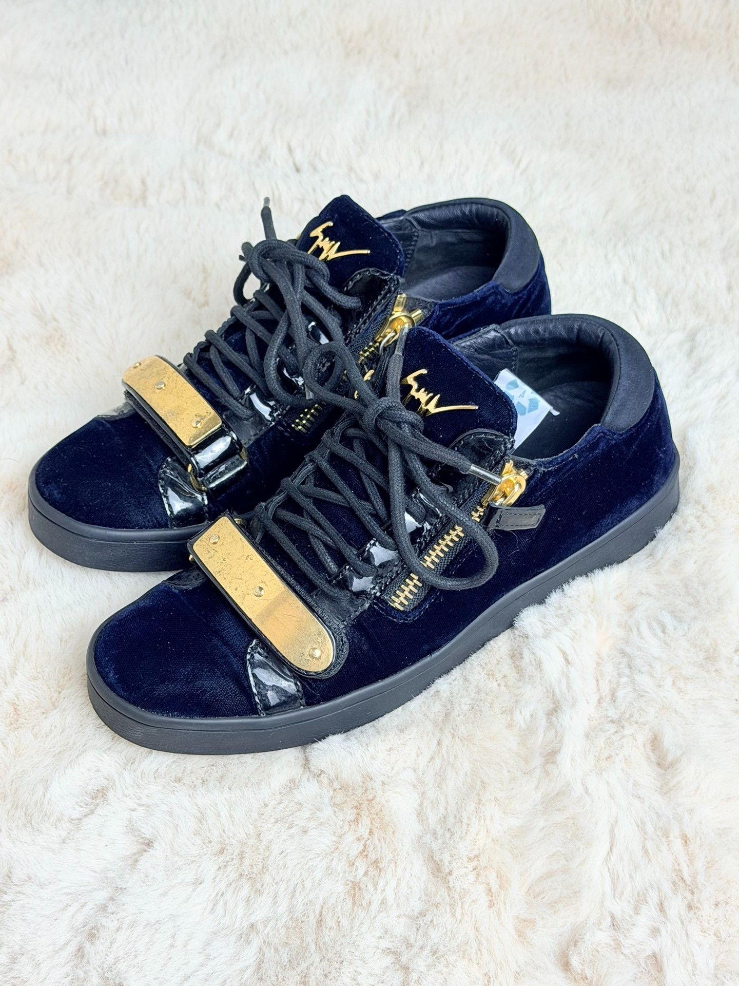Giuseppe Zanotti Giuseppe Zanotti Velvet Gold Lowtop Sneakers us_8 Women Size US 8 / IT 38 - 1 Thumbnail