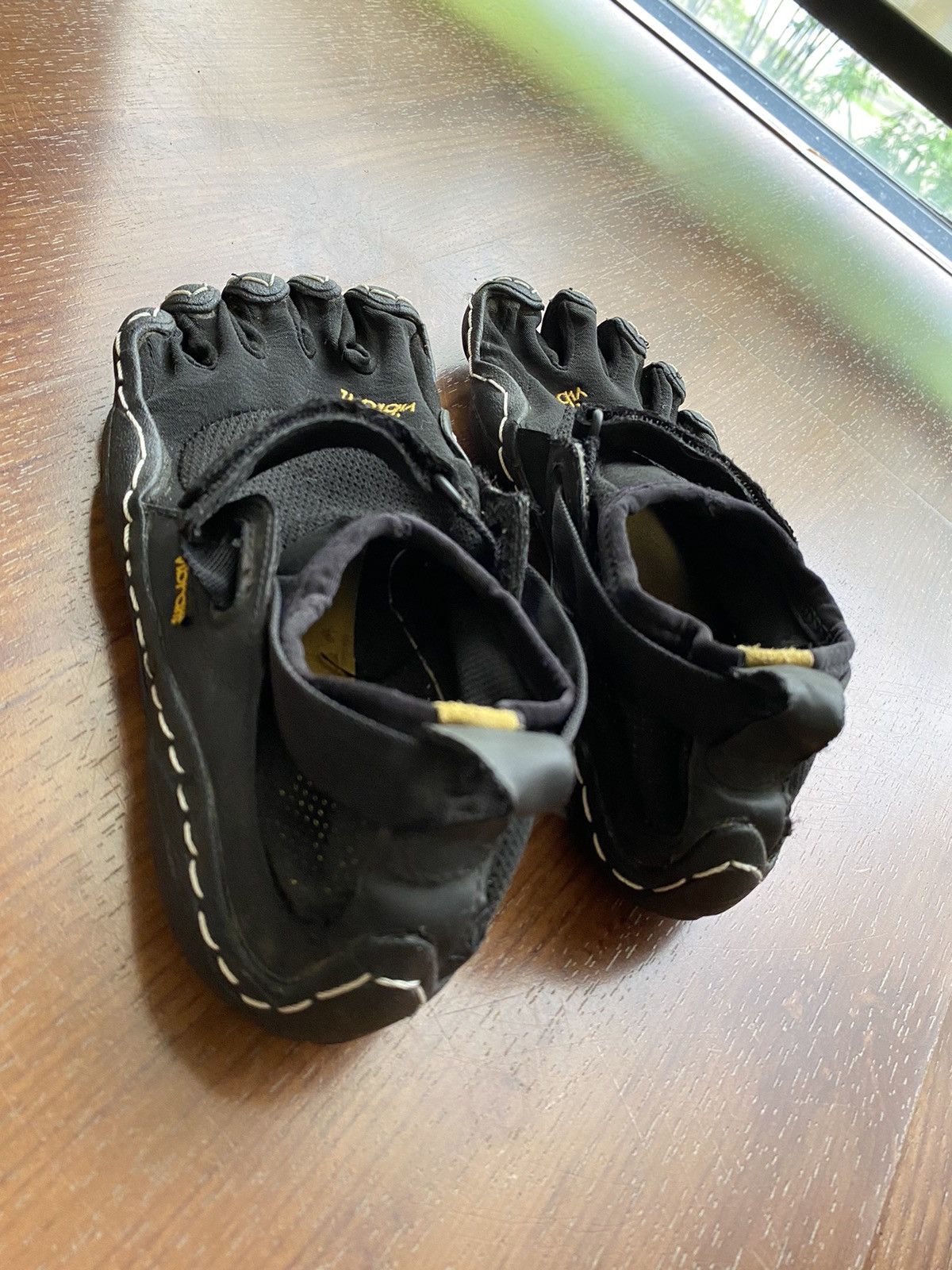 Vibram Vibram Five Fingers black shoes Size US 7 / IT 37 - 6 Thumbnail