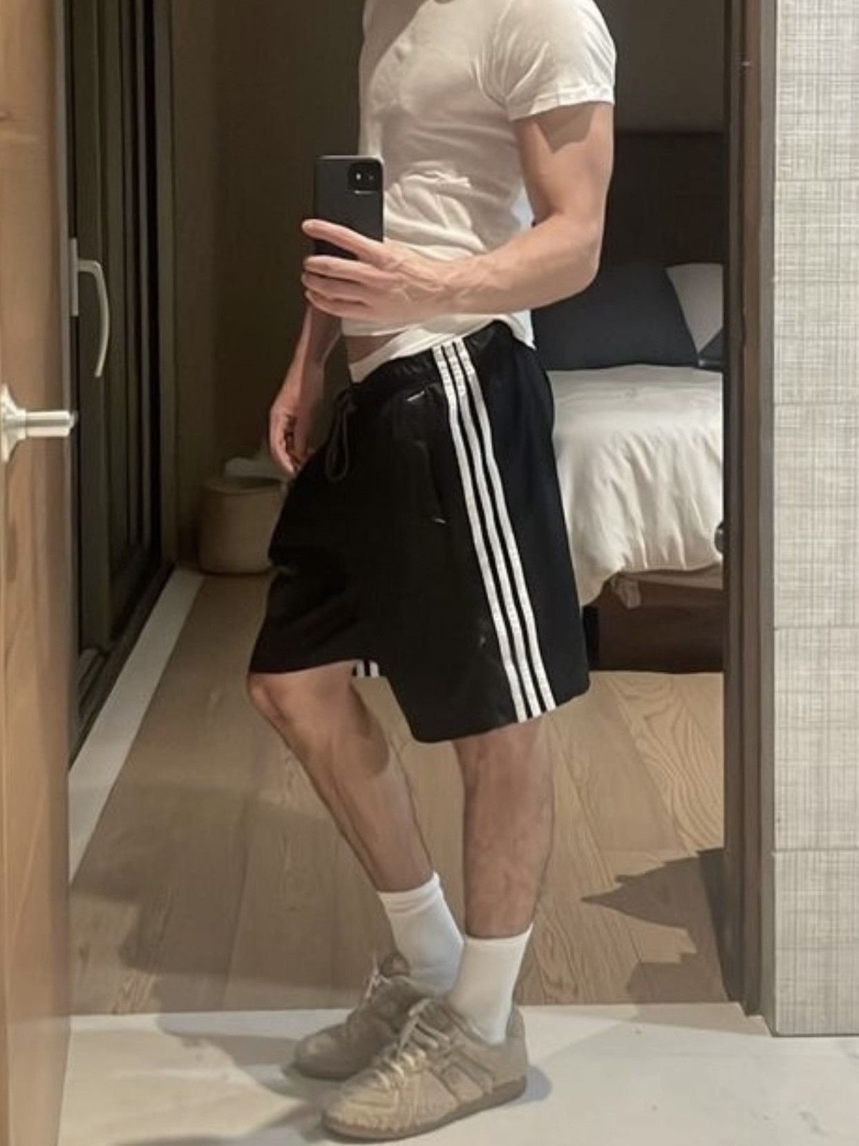 Adidas × Vintage Vintage Adidas shorts streetwear y2k style casual Size US 32 / EU 48 - 2 Thumbnail