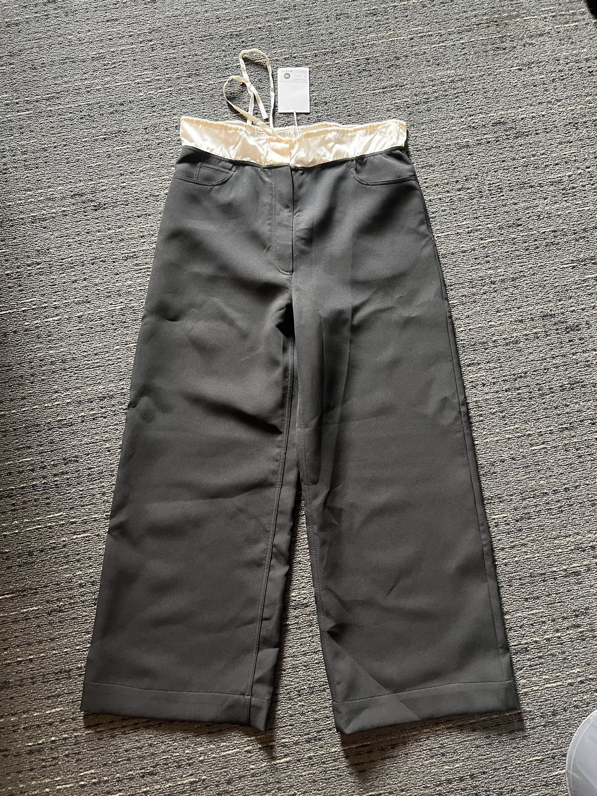 パンツ Acne Studios Satin Contrast Trousers Acne Studios Contrast Trousers - Black | Garmentory