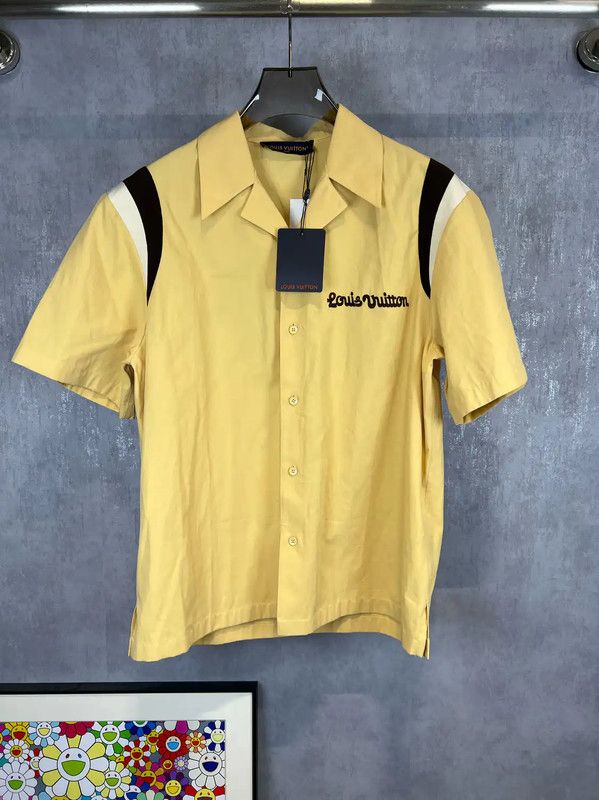 Louis Vuitton Louis Vuitton Yellow Short Sleeve Shirt for Men 0089 Size US M / EU 48-50 / 2 - 1 Thumbnail