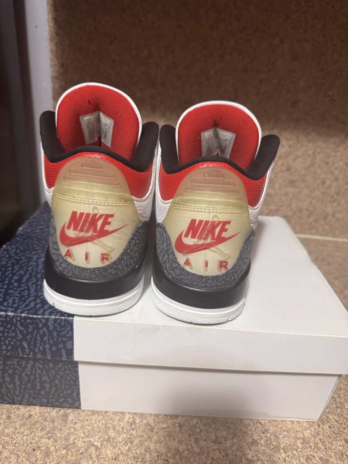 Jordan Brand × Nike Air jordan 3 Retro Denim SE ‘Fire Red’ Size US 9.5 / EU 42-43 - 4 Thumbnail