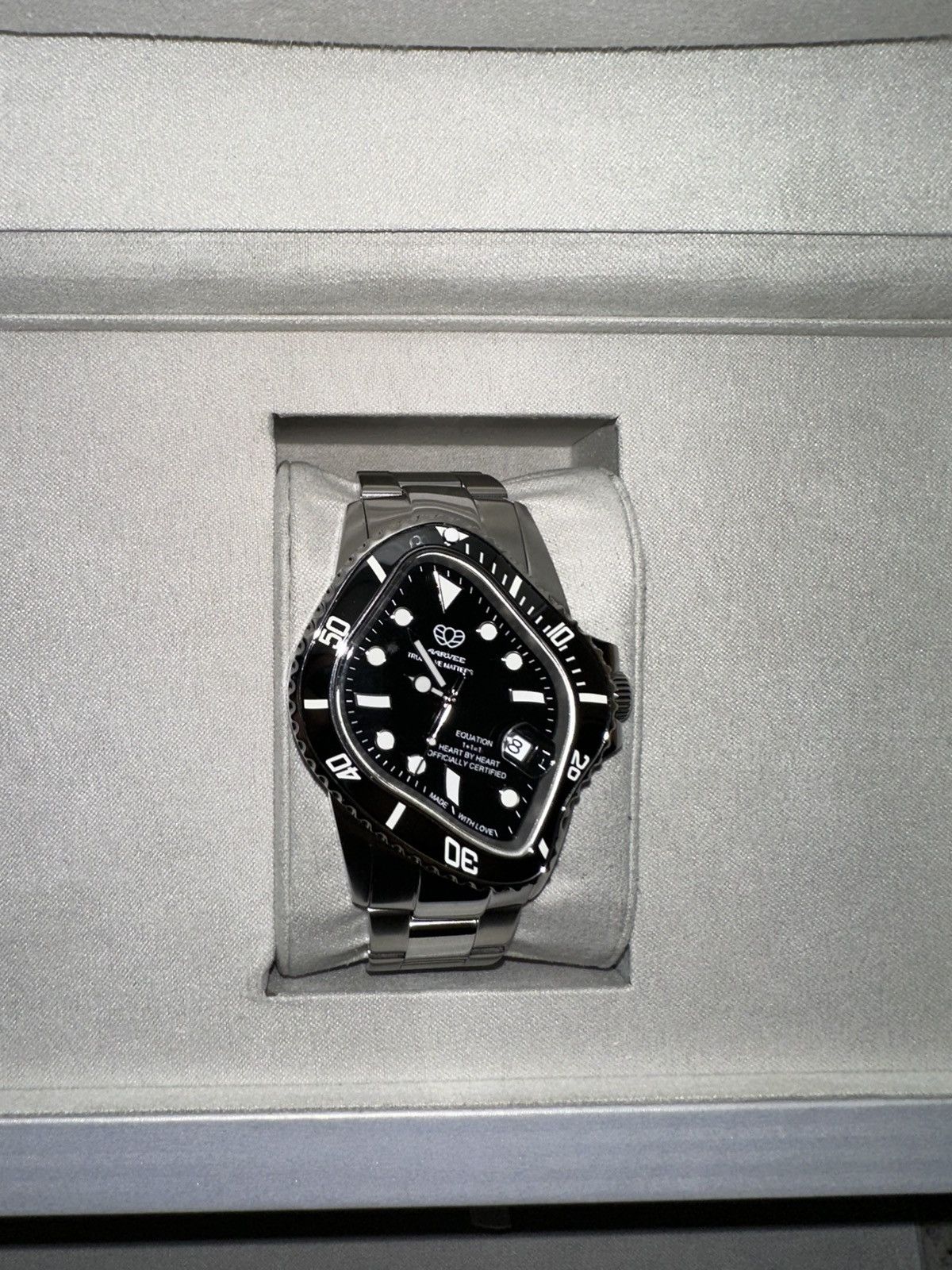 Laarvee Crash Watch PEA001 - Silver Black Bezel Black Dial