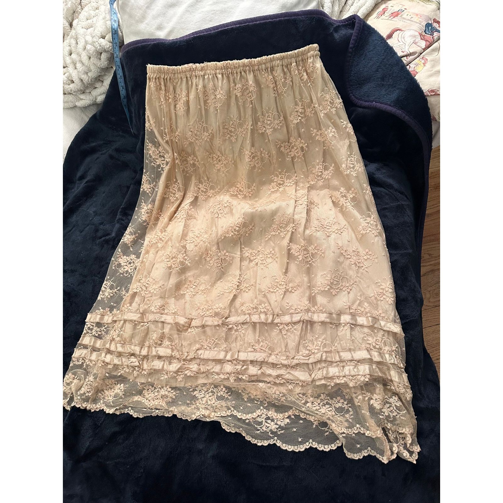 Other NWT RETRO LACE SKIRT Size 30" / US 8 / IT 44 - 8 Thumbnail