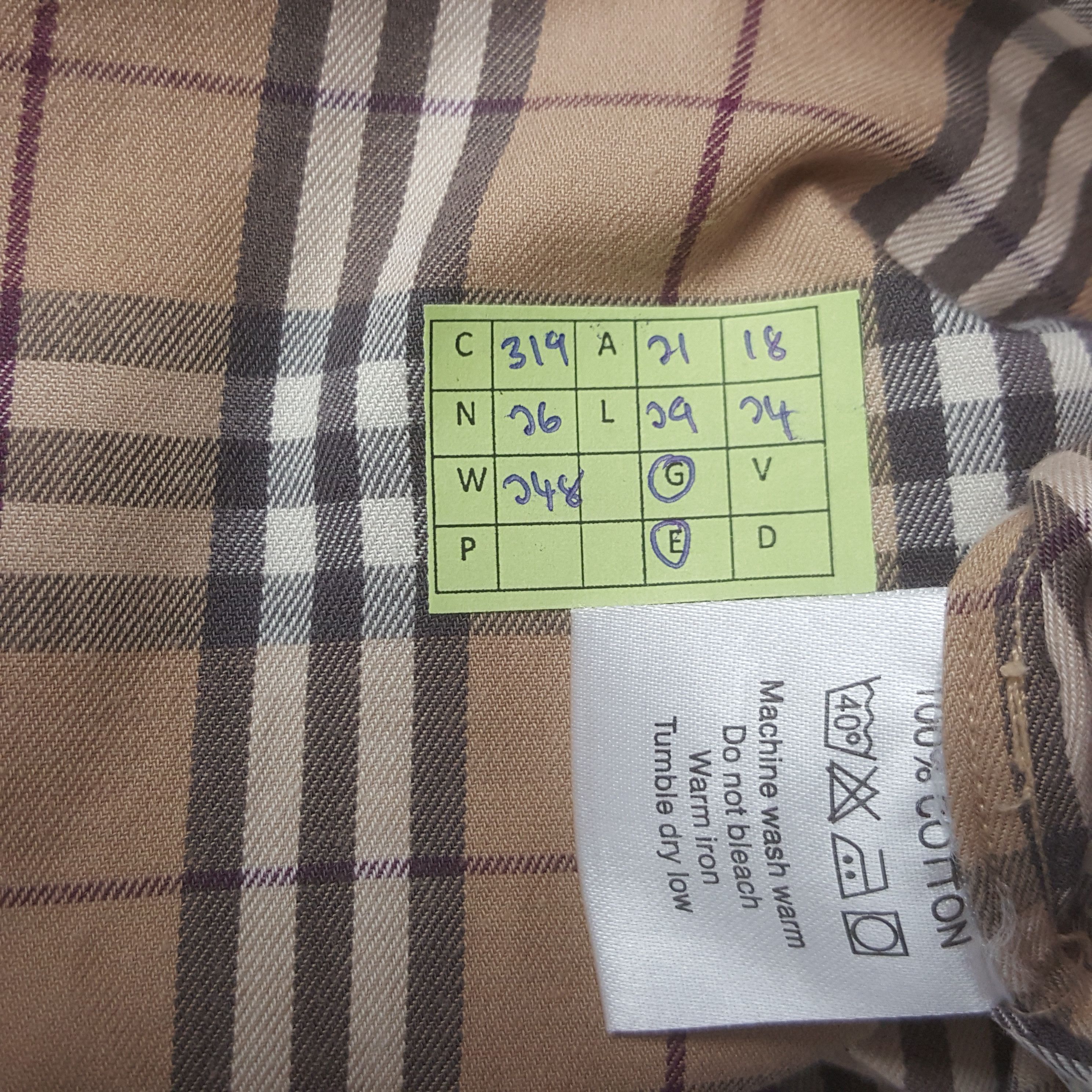 Burberry Vintage Burberry Nova Check Shirt Button Up C319N26 Size US L / EU 52-54 / 3 - 7 Thumbnail