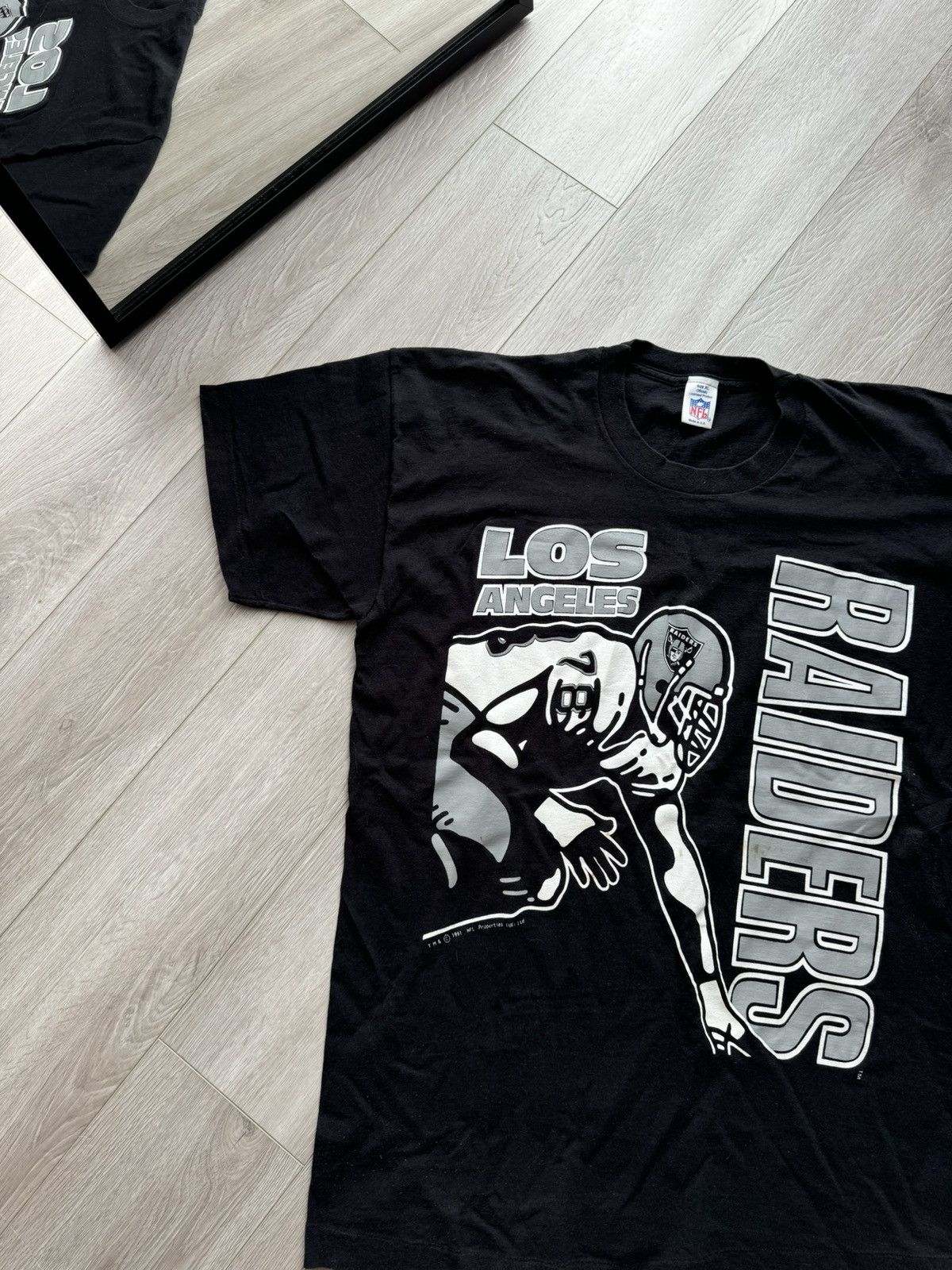 Vintage Vintage 1991 Bo Jackson Las Vegas Raiders t shirt Size US XL / EU 56 / 4 - 2 Thumbnail