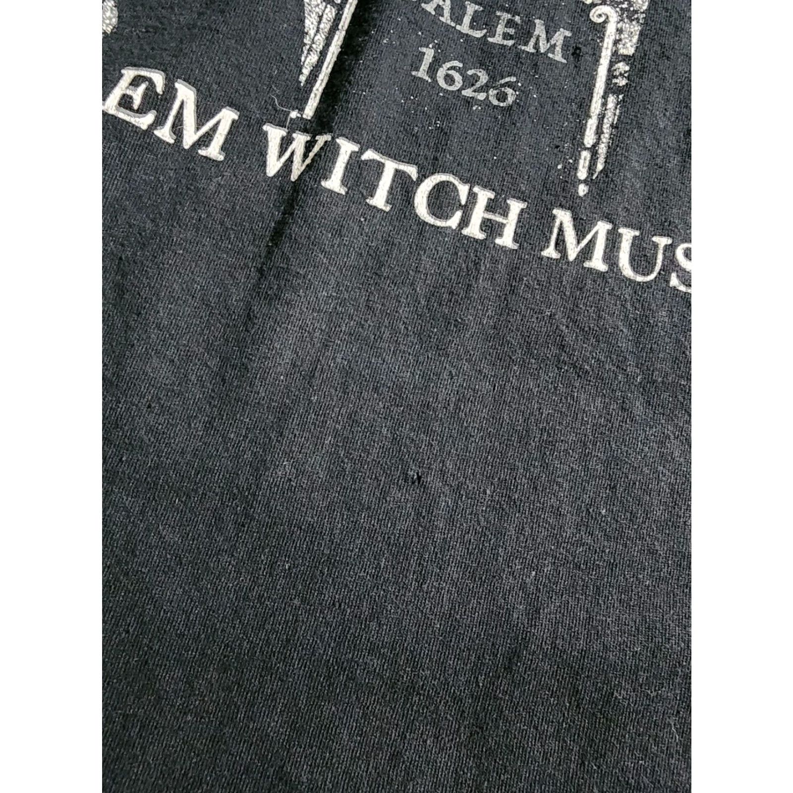 Gildan Mens XL Salem MA Witch Museum Reaper Graveyard Travel T Shirt Distressed Size US XL / EU 56 / 4 - 4 Thumbnail