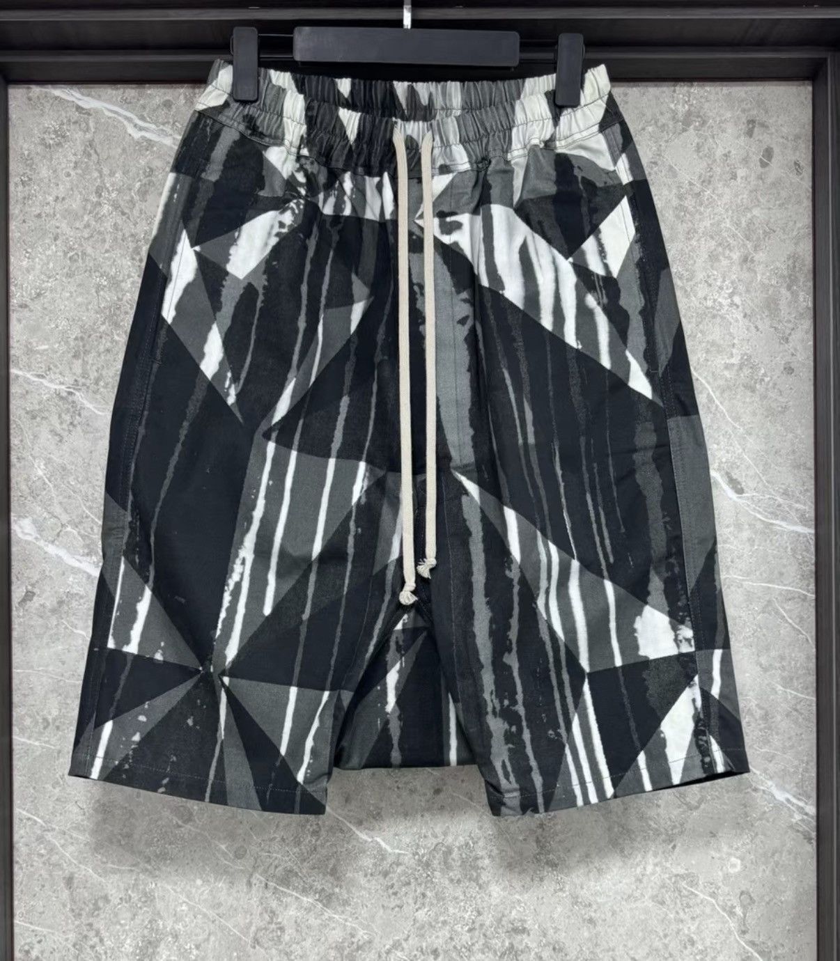 Rick Owens Rick Owens Shorts Size US 32 / EU 48 - 1 Thumbnail
