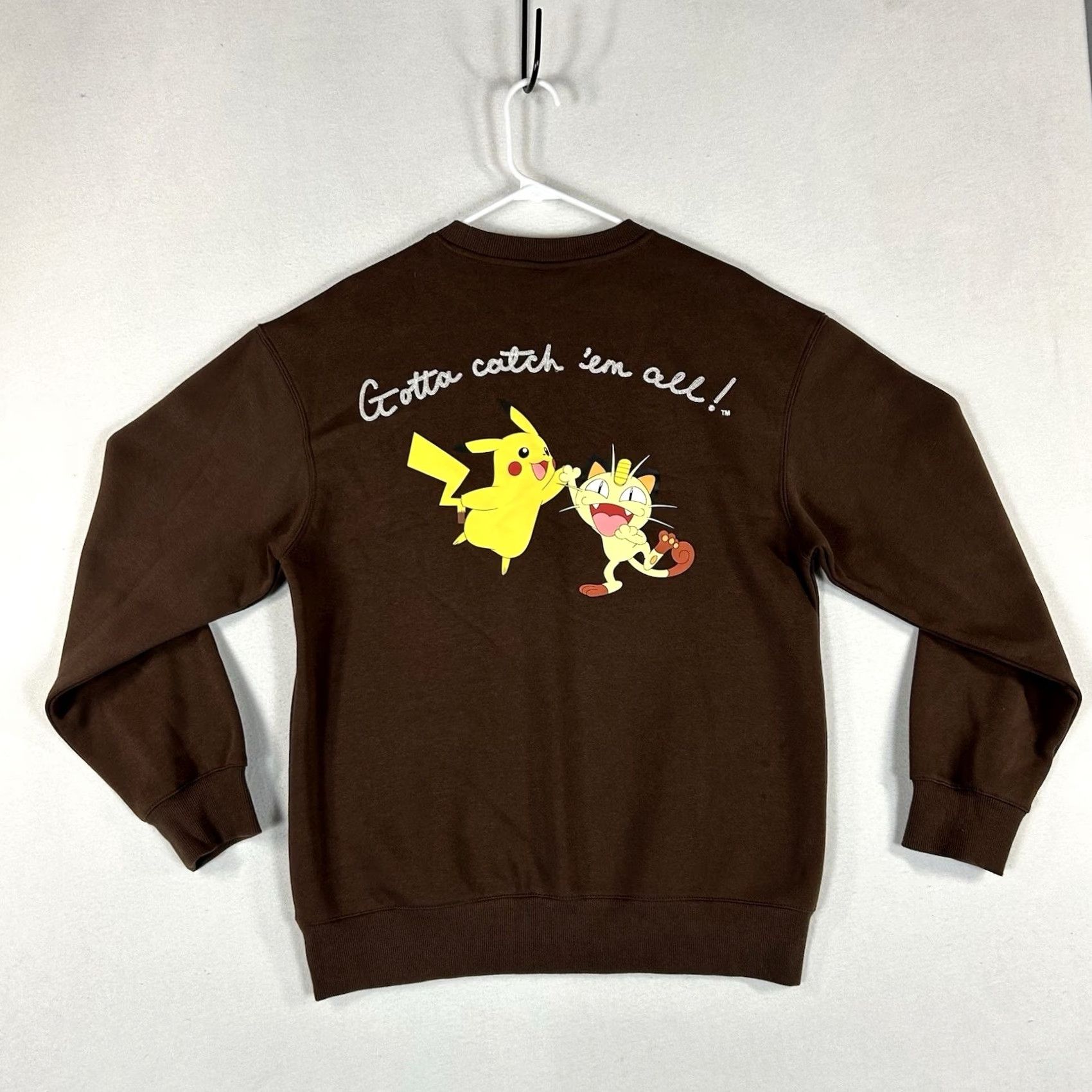 H&M H&M Pikachu Graphic Print Long Sleeve Sweatshirt Mens Small Relaxed Fit Brown Crew Neck Pullover Knit Cotton Blend Size US M / EU 48-50 / 2 - 5 Thumbnail