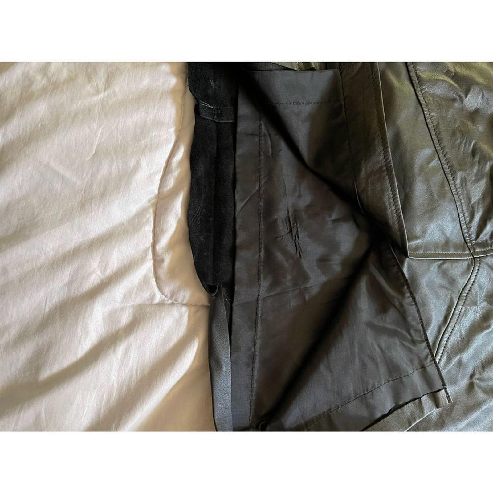 Designer Vintage design assets leather pencil skirt. Size 8 Size 30" / US 8 / IT 44 - 4 Thumbnail