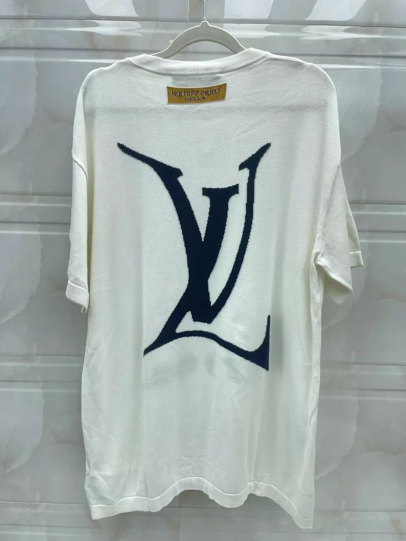 Louis Vuitton Louis Vuitton Twisted Logo knit short sleeves Size US M / EU 48-50 / 2 - 2 Thumbnail