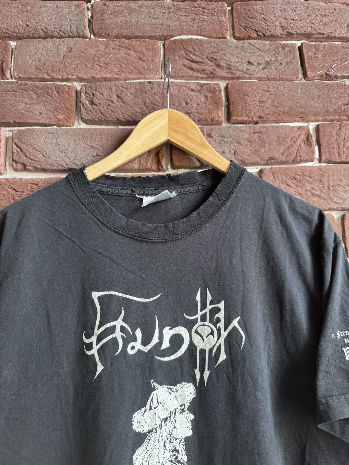 Band Tees Rare Vintage 00s Hunok Hungary Black Metal Band T-Shirt Size US M / EU 48-50 / 2 - 3 Thumbnail