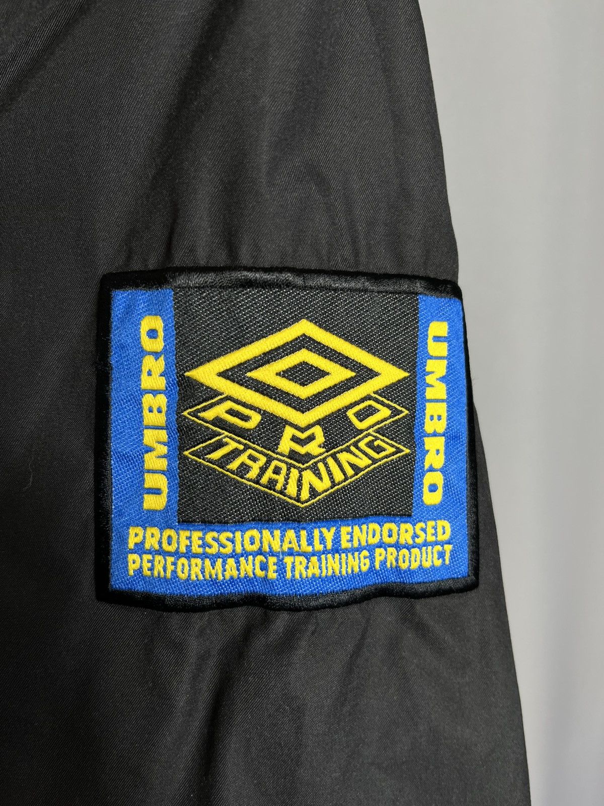 Umbro Retro Umbro Pro Training 90s track jacket black Size US L / EU 52-54 / 3 - 6 Thumbnail