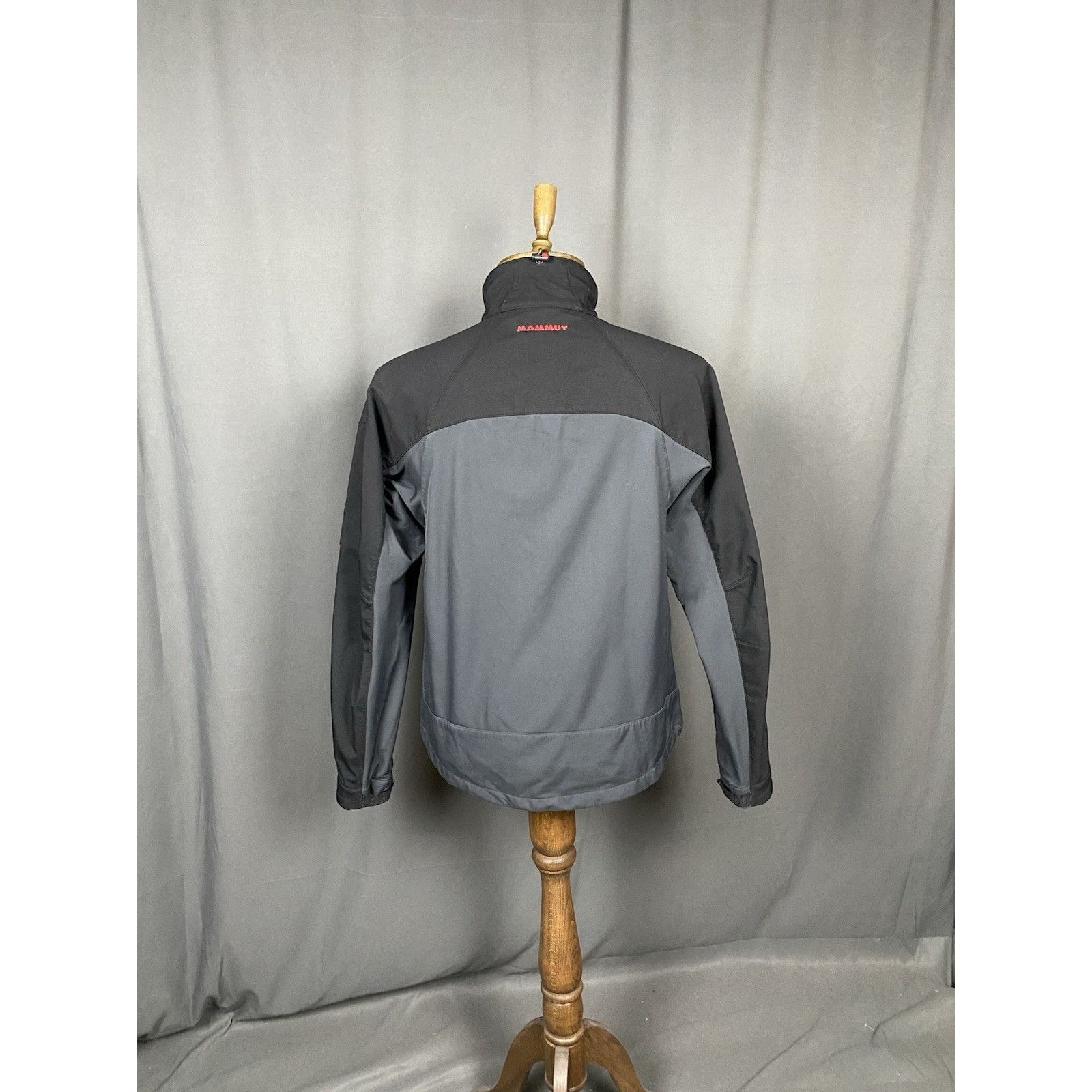 Mammut Mammut Men's Gray Windbreaker Softshell Jacket Size M Size US M / EU 48-50 / 2 - 7 Thumbnail