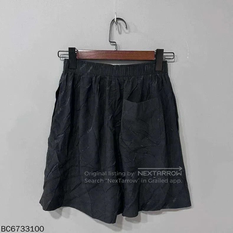 Balenciaga Balenciaga Black Printed Silk Shorts. Size US 44 / EU 60 - 2 Thumbnail
