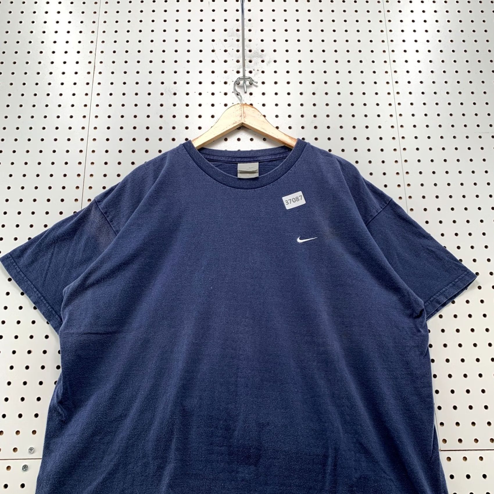 Nike VINTAGE Nike Essential Swoosh Shirt Mens XL Navy Blue Distressed Y2K Size US XL / EU 56 / 4 - 4 Thumbnail