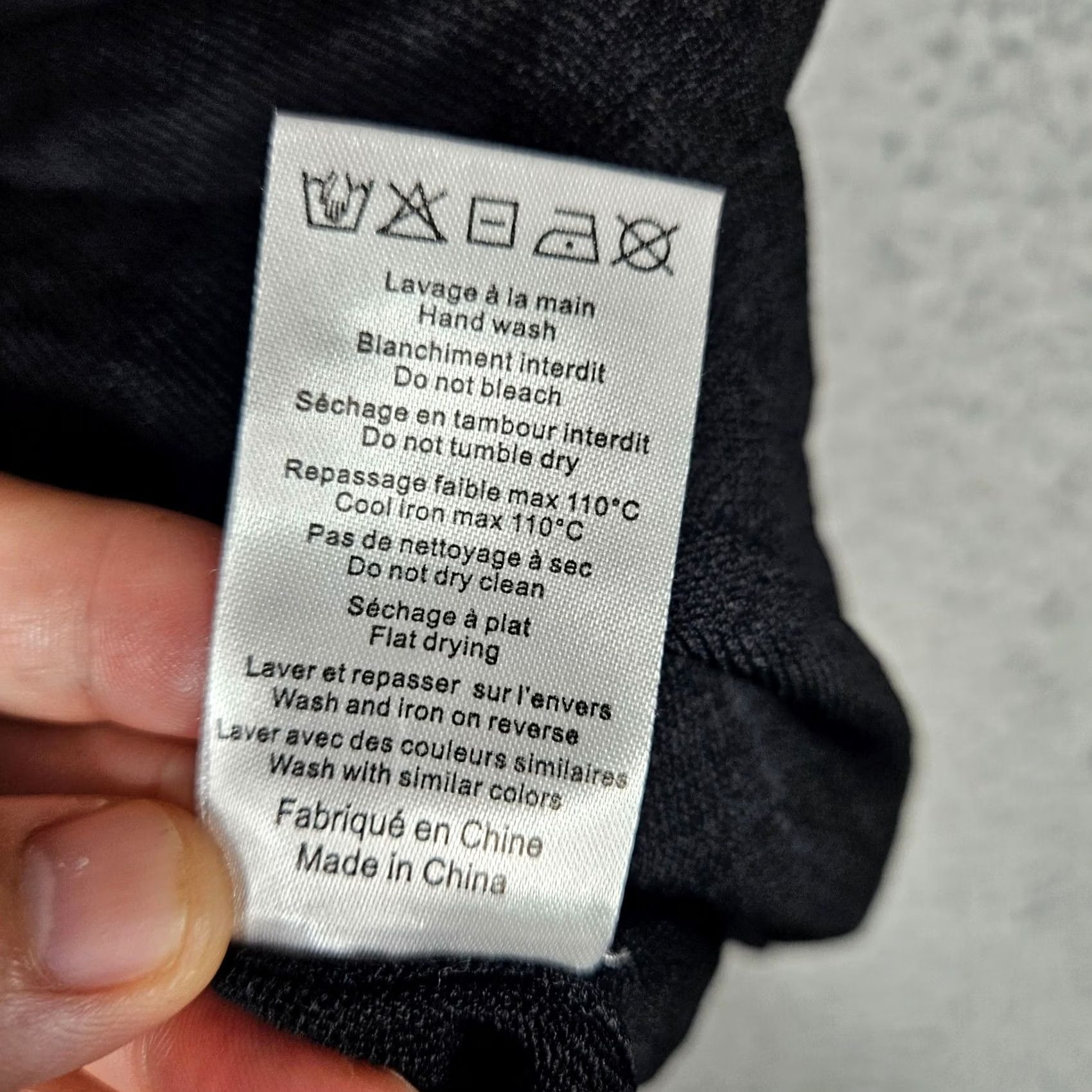 Vintage CLAUDIE PIERLOT Sweater Women’s Black Knit Ruffle Crew Neck Short Sleeve Sz 2 Pullover All Seasons Womens Size XS / US 0-2 / IT 36-38 - 6 Thumbnail