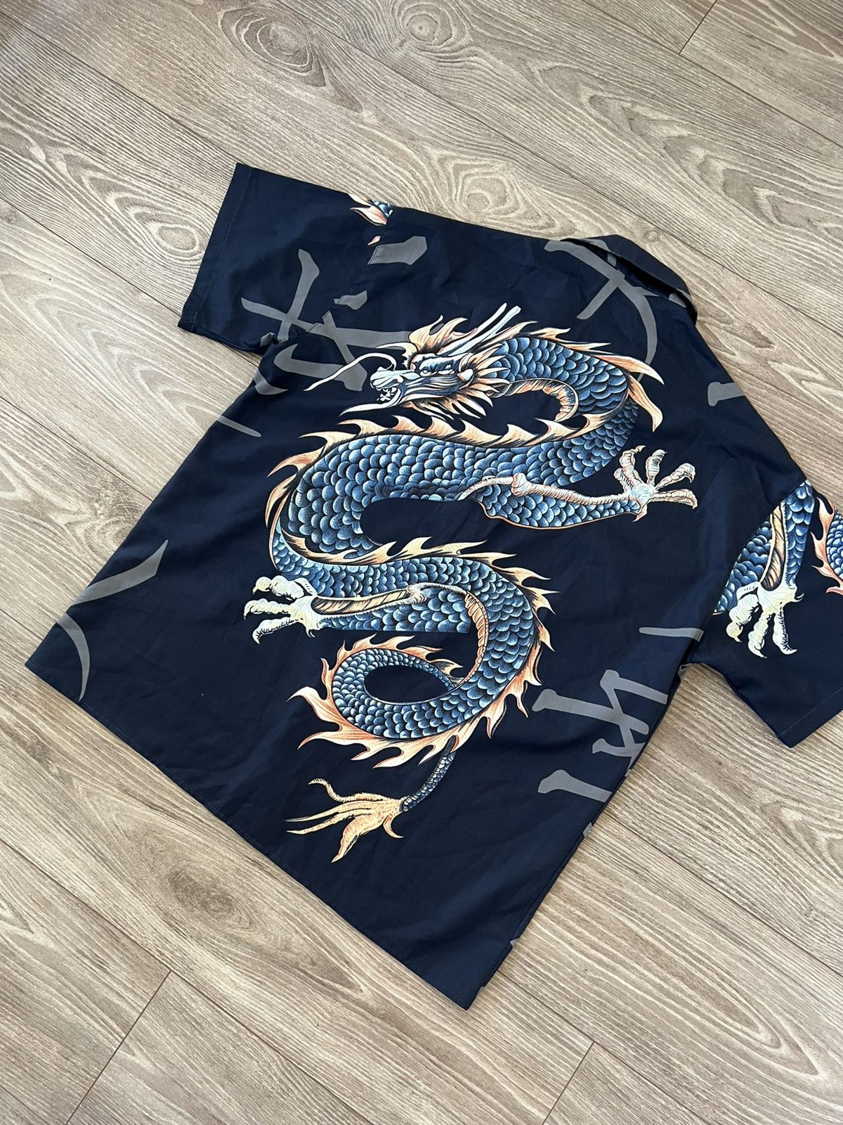 Affliction ‼️Archival Japanese Style Dragon Y2k Lite Weight Silk Tee‼️ Size US L / EU 52-54 / 3 - 15 Thumbnail