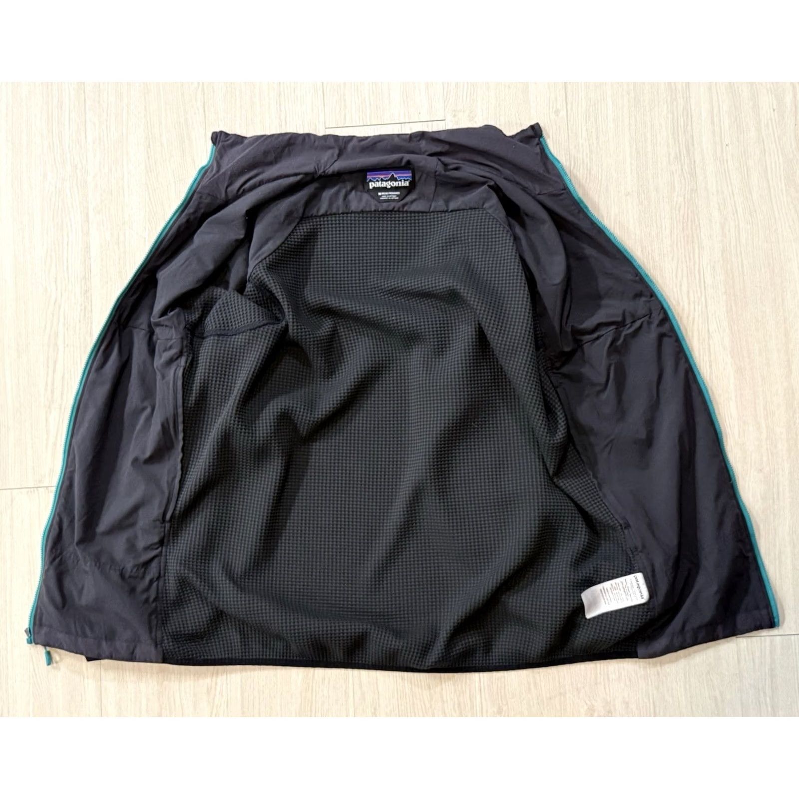 Patagonia Patagonia Jacket M Nano-Air Light Hybrid Dark Gray Nylon Zip Regular Men Quilted Weathergear Insulated Softshell Size US M / EU 48-50 / 2 - 3 Thumbnail