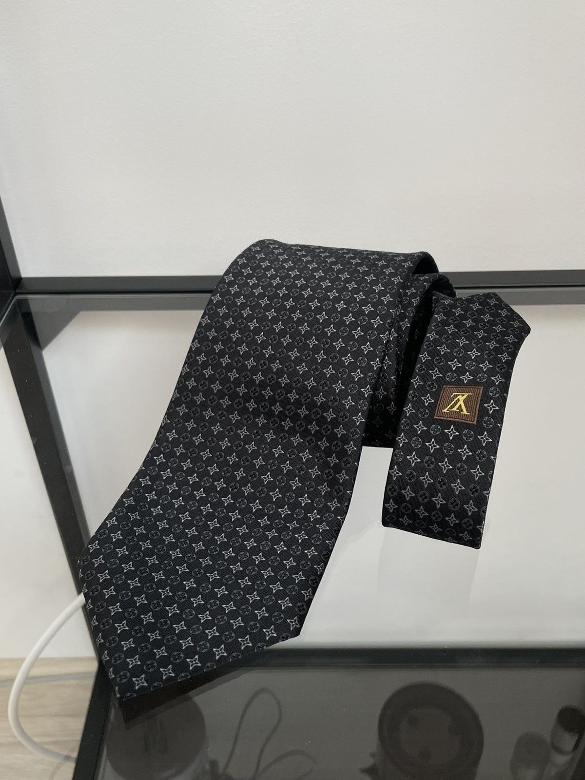 Louis Vuitton Louis Vuitton LV silk tie Size ONE SIZE - 1 Thumbnail