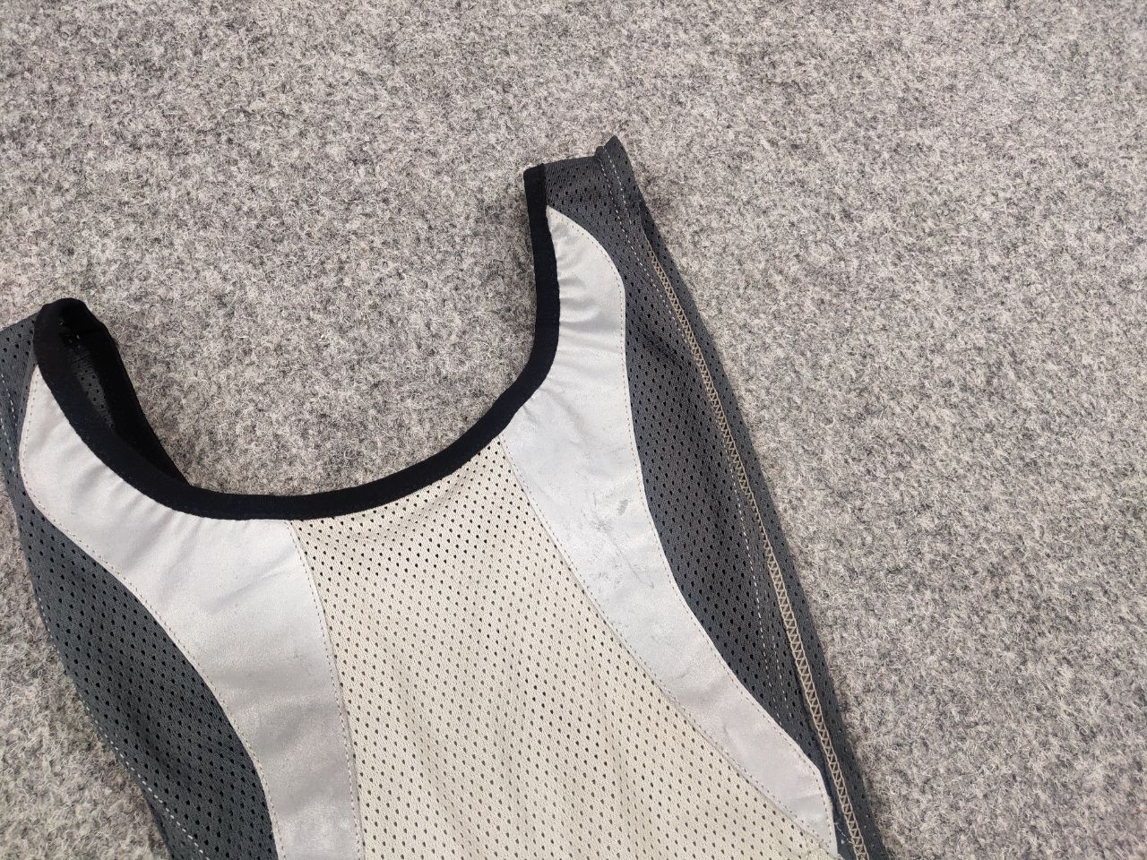Nike Vintage Nike Running Vest Gray tones Reflective Y2K Style Size US M / EU 48-50 / 2 - 10 Thumbnail