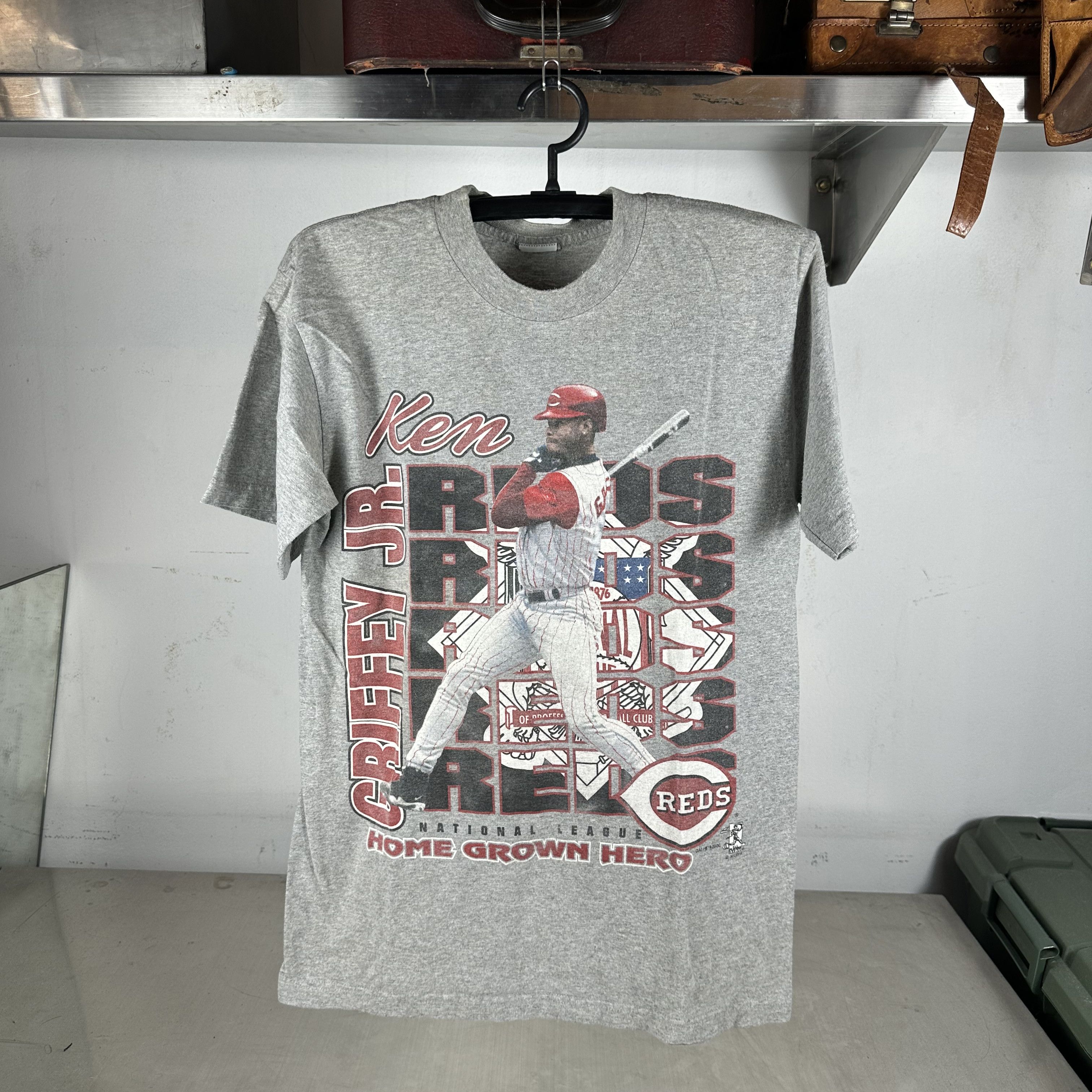 Vintage ​​2000 Ken Griffey Jr Cincinnati Reds MLB HomeGrown Hero Tee Size US M / EU 48-50 / 2 - 1 Thumbnail