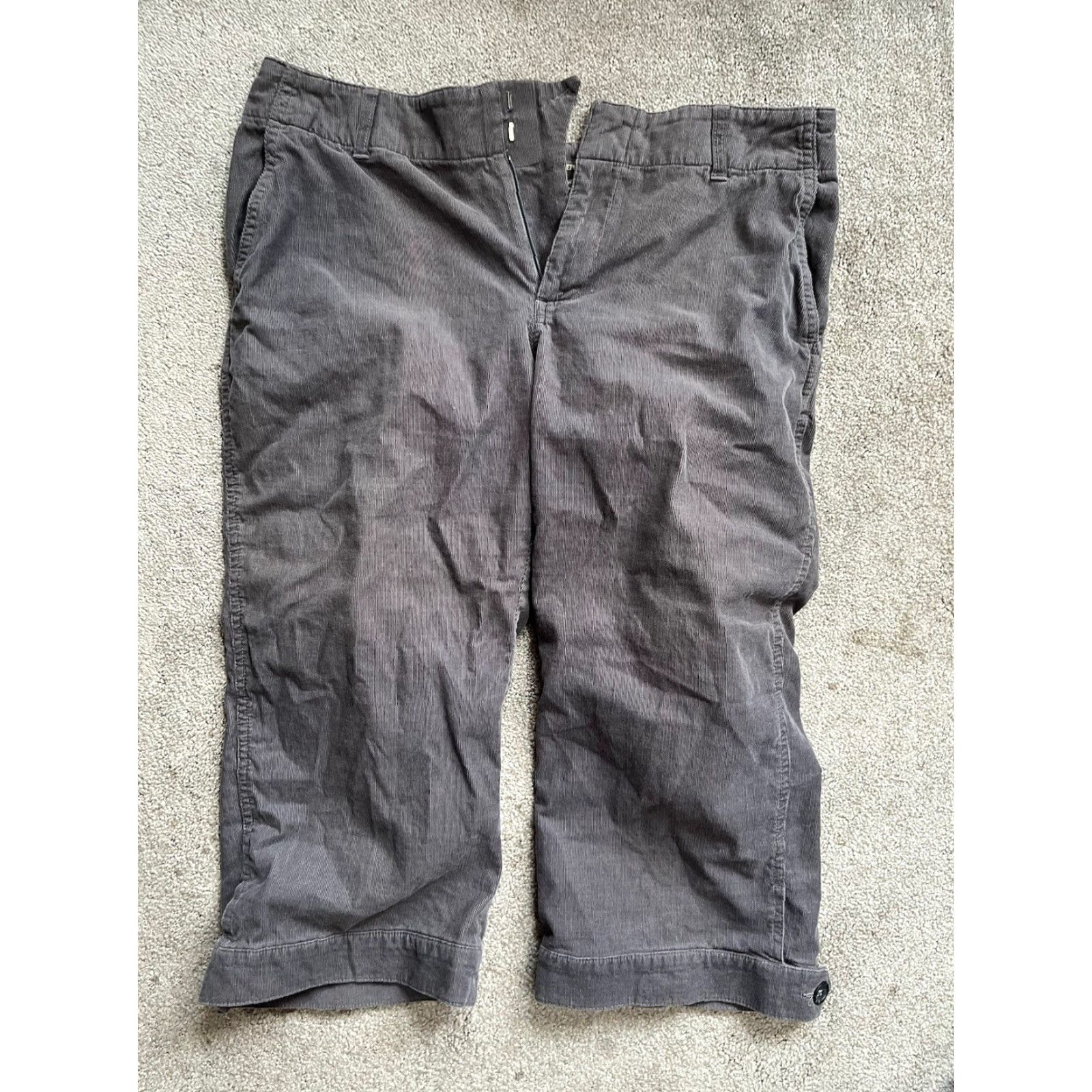 Banana Republic VINTAGE Banana Republic Gray Capri Corduroy Womens Capris 10 Y2K Retro Cotton Blend Corduroy Capri Shoes? Size ONE SIZE - 2 Thumbnail
