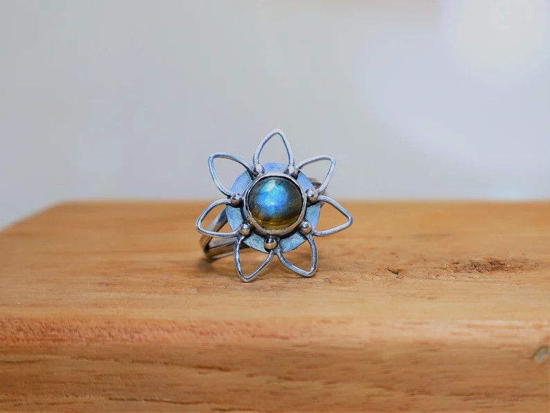 Handmade Labradorite Ring, Sterling Silver Flower Handmade Jewelry Size ONE SIZE - 1 Thumbnail