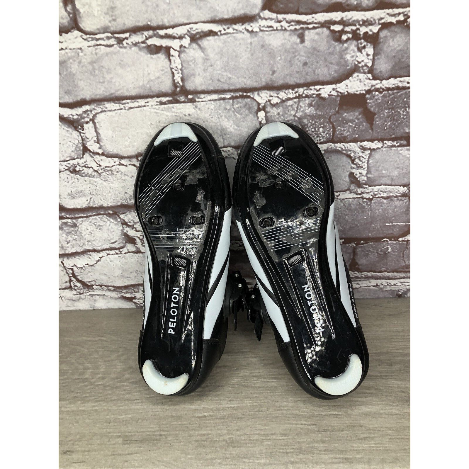 Other Peloton Cycling Shoes Black Leather Mesh White Red Strap Wom Size US 6.5 / IT 36.5 - 22 Thumbnail