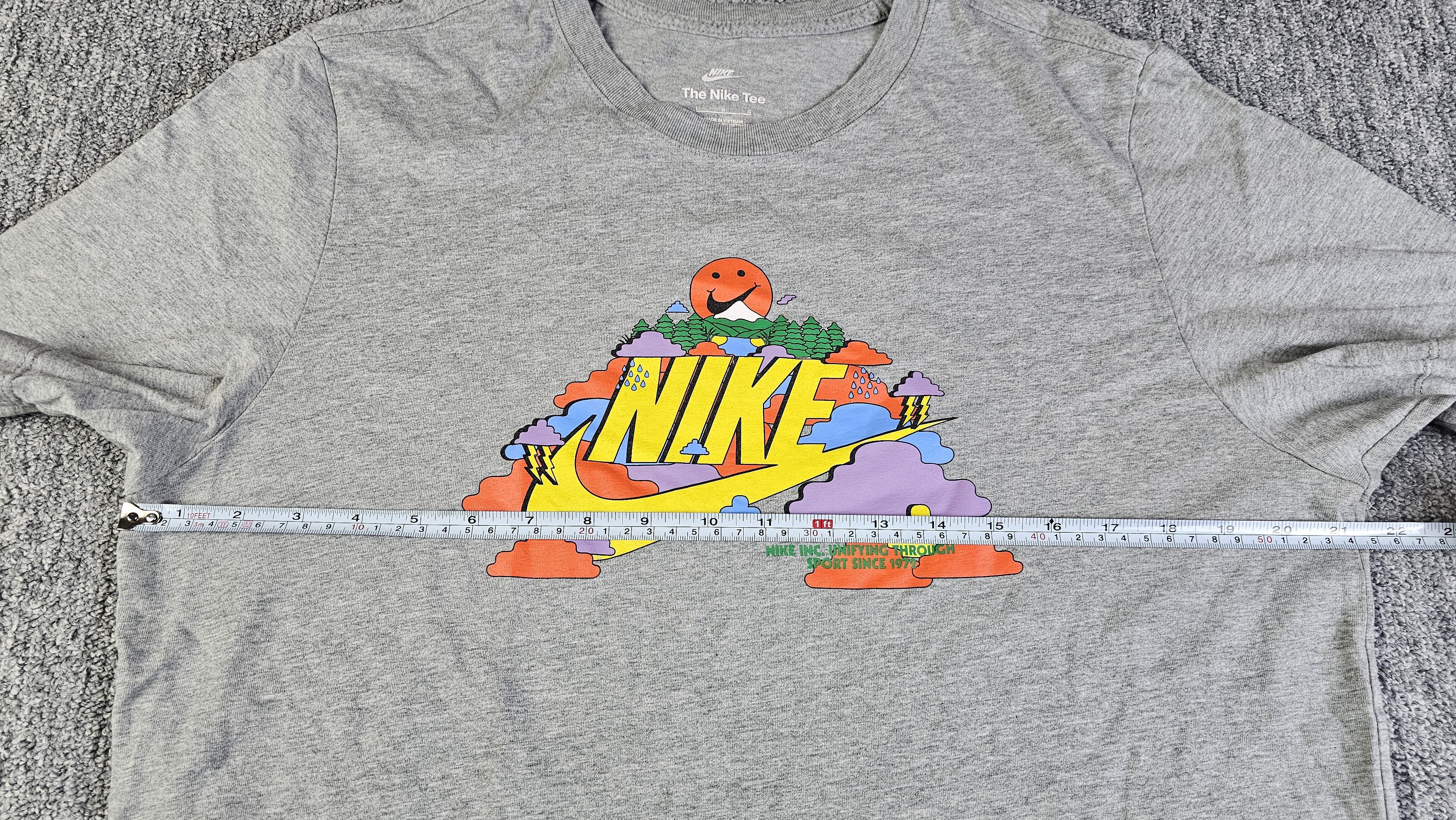 Nike Nike The Nike Tee Smiley Cloud Swoosh Graphic Gray L Size US L / EU 52-54 / 3 - 5 Thumbnail