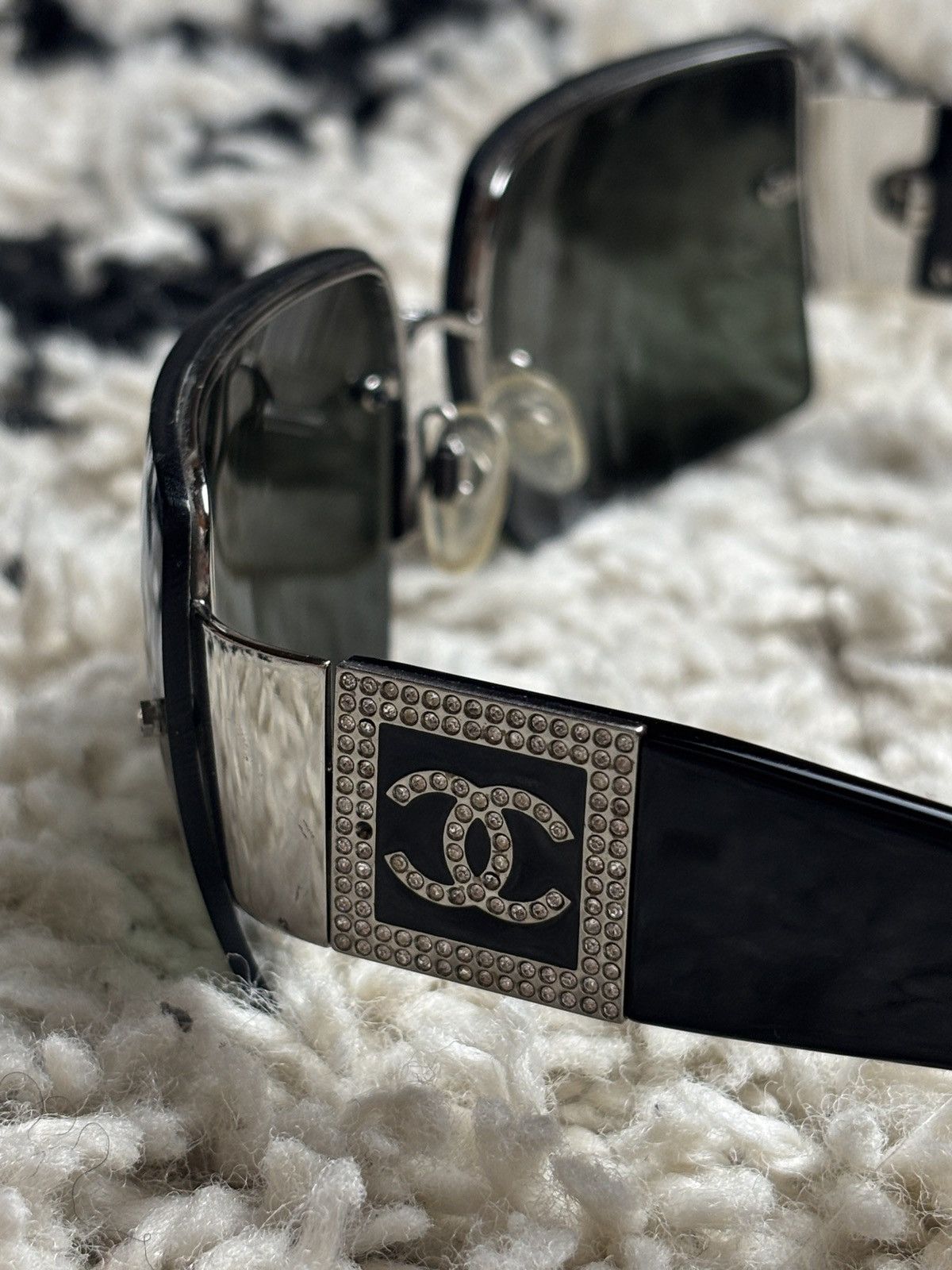 Chanel Chanel Vintage Y2K Rimless Swarovski Rhinestone Sunglasses Size ONE SIZE - 7 Thumbnail