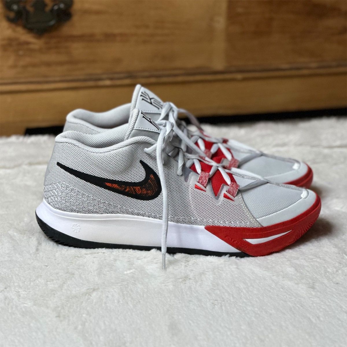 kyrie flytrap men's nike kyrie basketball shoes