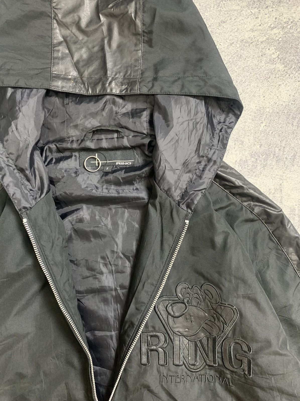 Japanese Brand × Vintage Vintage Black 'Ring' Windbreaker Jacket Size US L / EU 52-54 / 3 - 5 Thumbnail
