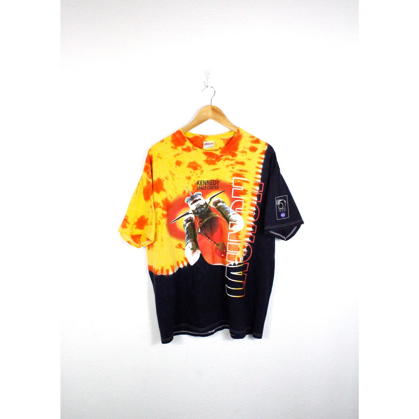 Vintage Vintage Kennedy Space Center Launch Tie Dye Tee T-shirt 90s Size US XL / EU 56 / 4 - 1 Thumbnail
