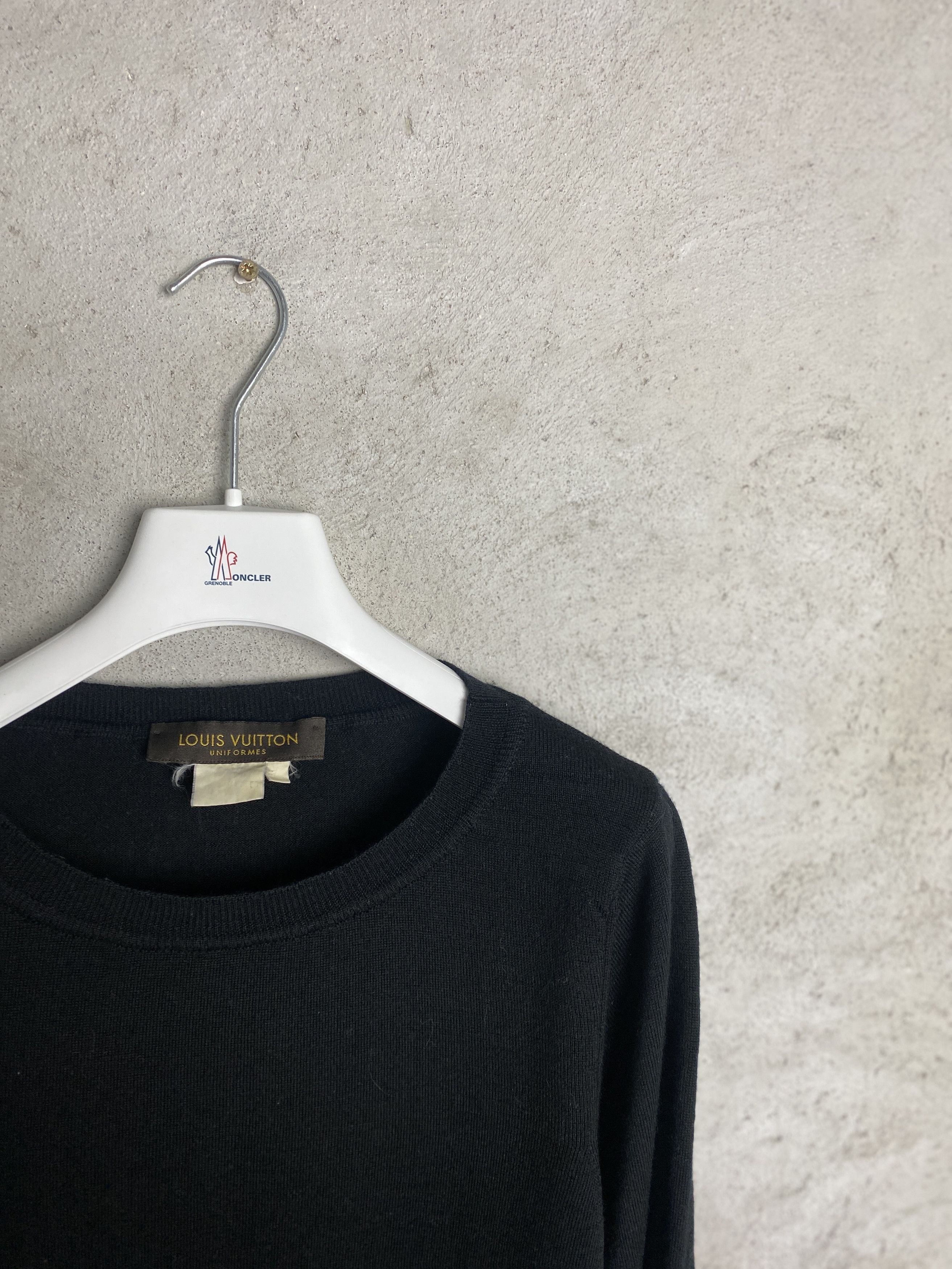 Louis Vuitton Louis Vuitton small logo sweater knitwear Size US S / EU 44-46 / 1 - 2 Thumbnail