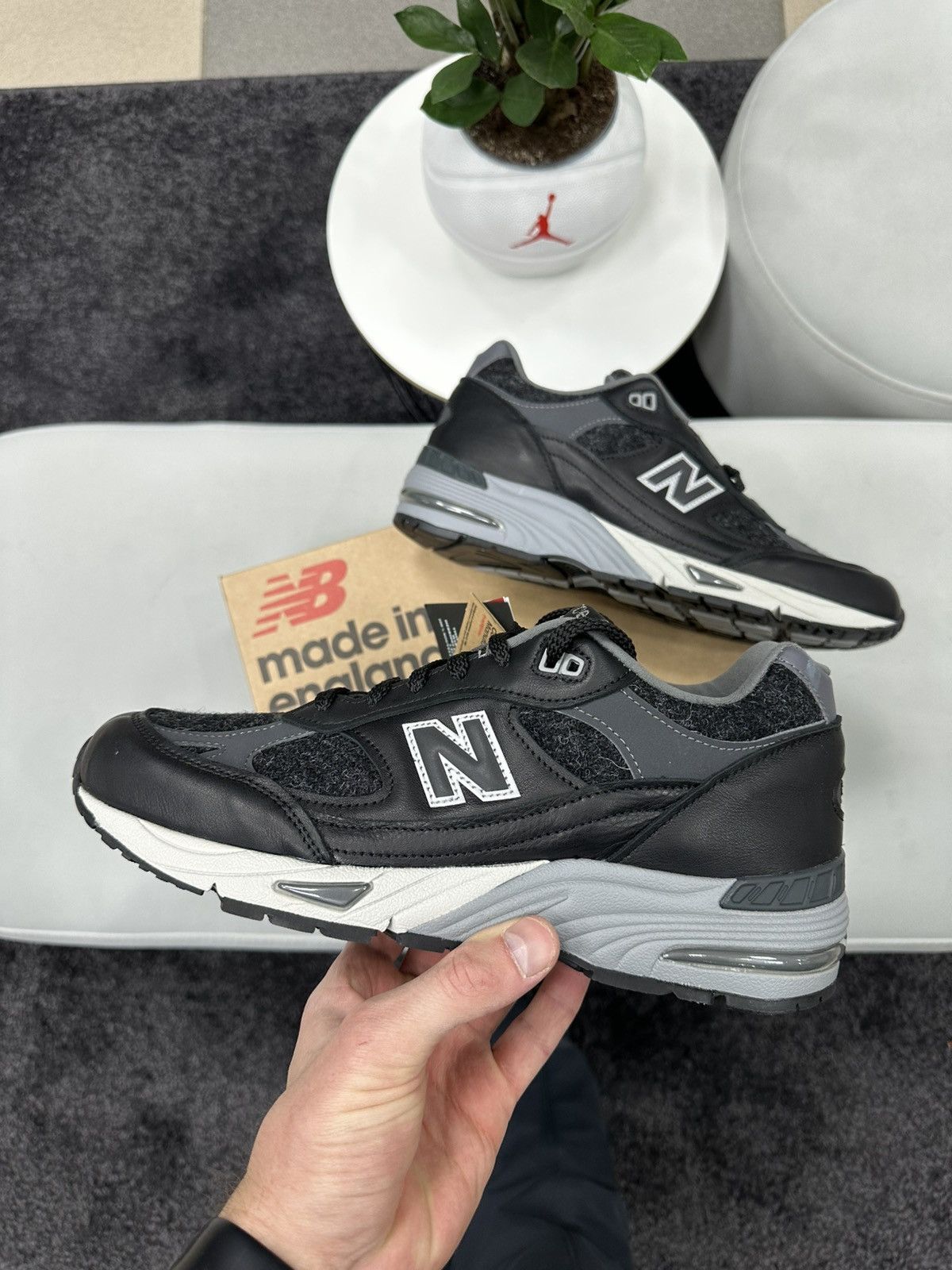 New Balance New Balance 991V2 made in England Size US 8.5 / EU 41-42 - 1 Thumbnail