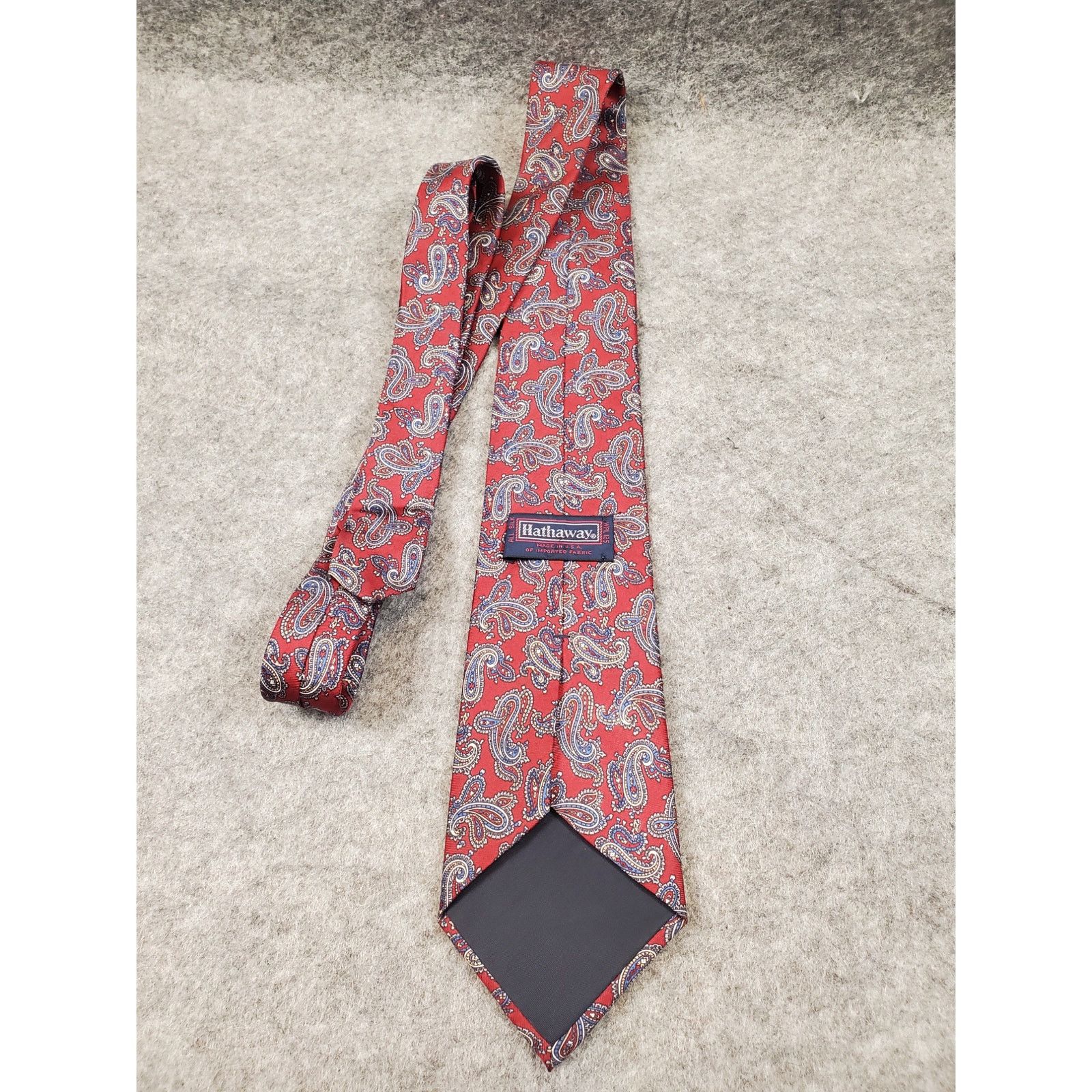 Other Vintage Men's Hathaway Red And Blue Silk Paisley Necktie Size ONE SIZE - 3 Thumbnail