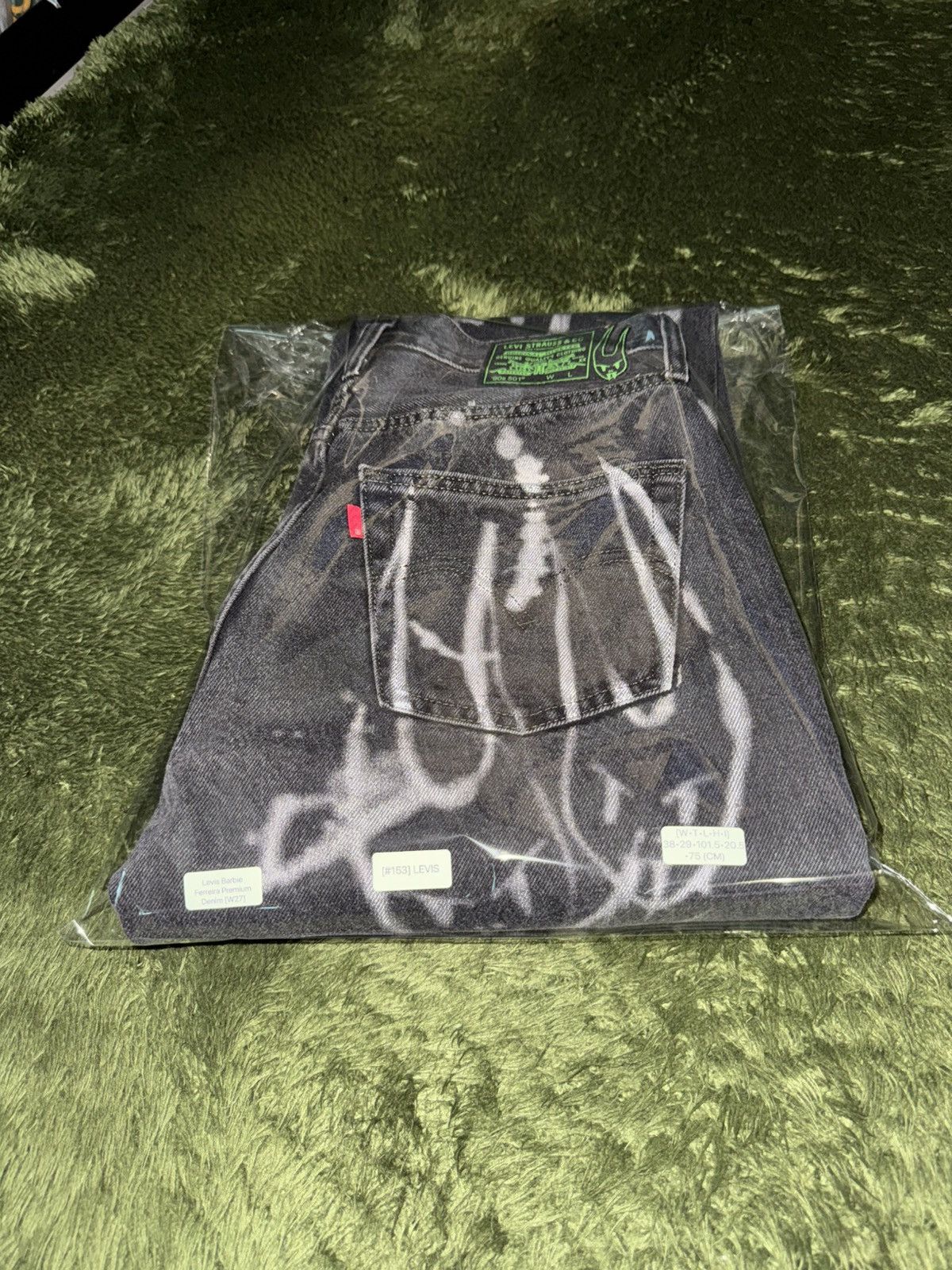 Levi's [W27] Levi’s x Barbie Ferreira 501 90s Premium Denim Pants Size US 27 - 12 Thumbnail