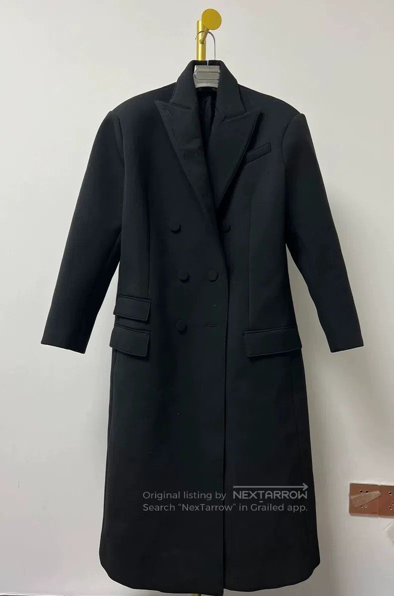 Gucci Gucci Super cool pure black coat Size S / US 4 / IT 40 - 1 Thumbnail