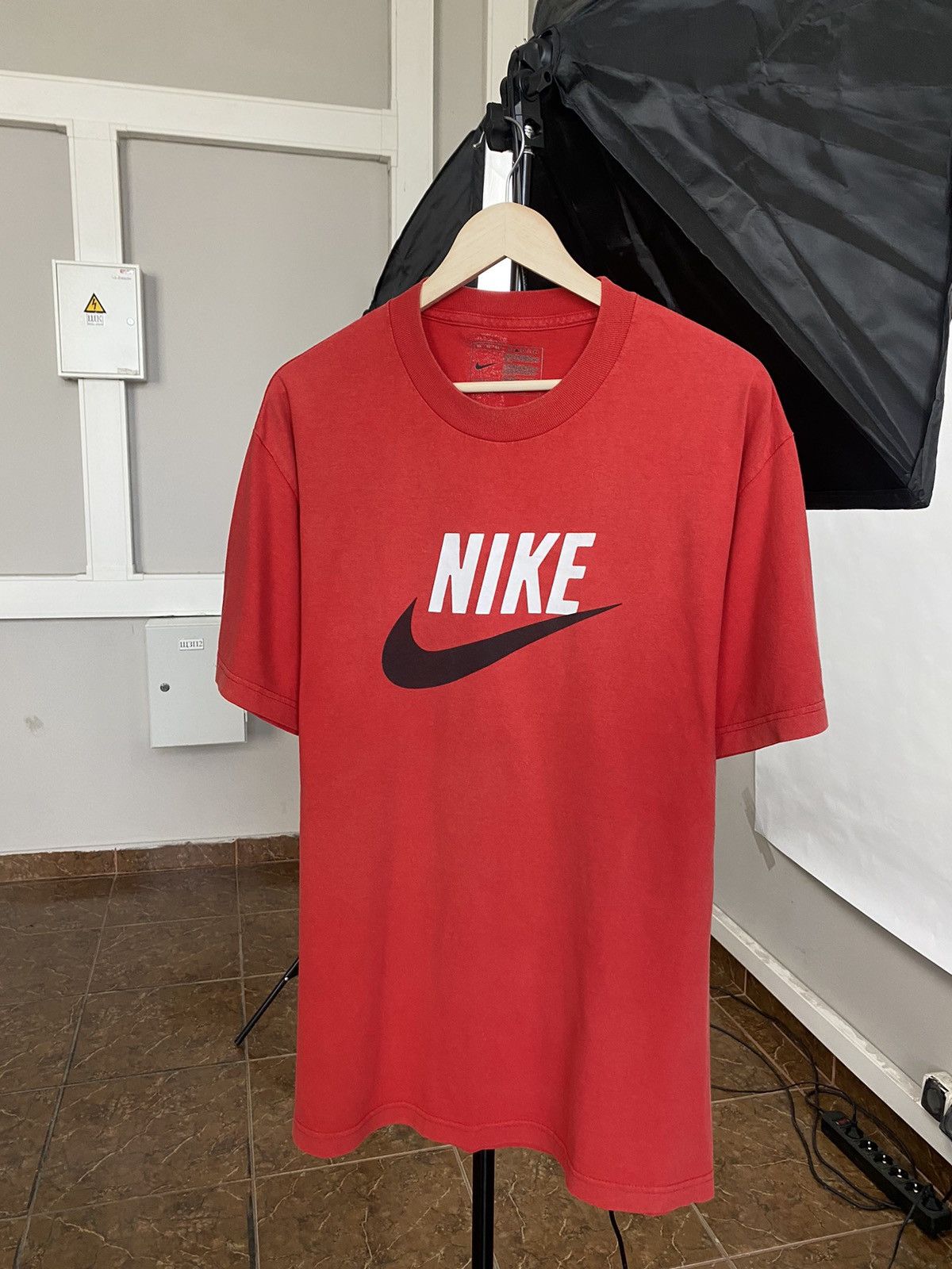Nike 🇺🇸 Vintage 90s Nike T-Shirt Rare Retro Hype Y2K Size US L / EU 52-54 / 3 - 1 Thumbnail