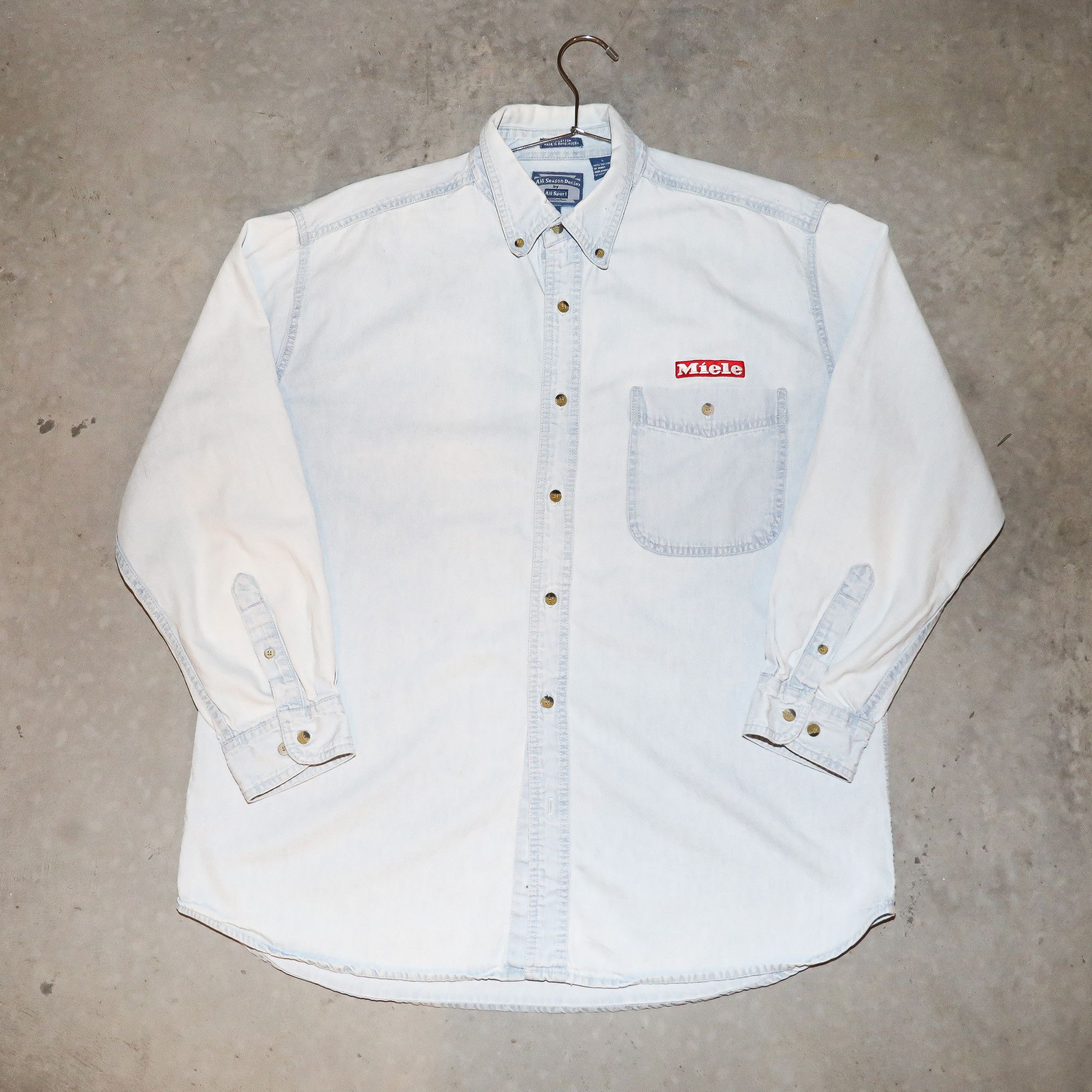 Vintage Vintage 80s Light Wash Denim Button Down Mens Shirt Size L Size US L / EU 52-54 / 3 - 1 Thumbnail