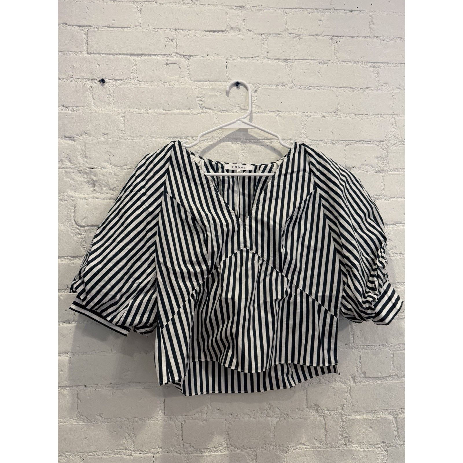 Frame Frame Denim Puff Sleeve VNeck Navy Striped Blouse Size S Size S / US 4 / IT 40 - 2 Thumbnail