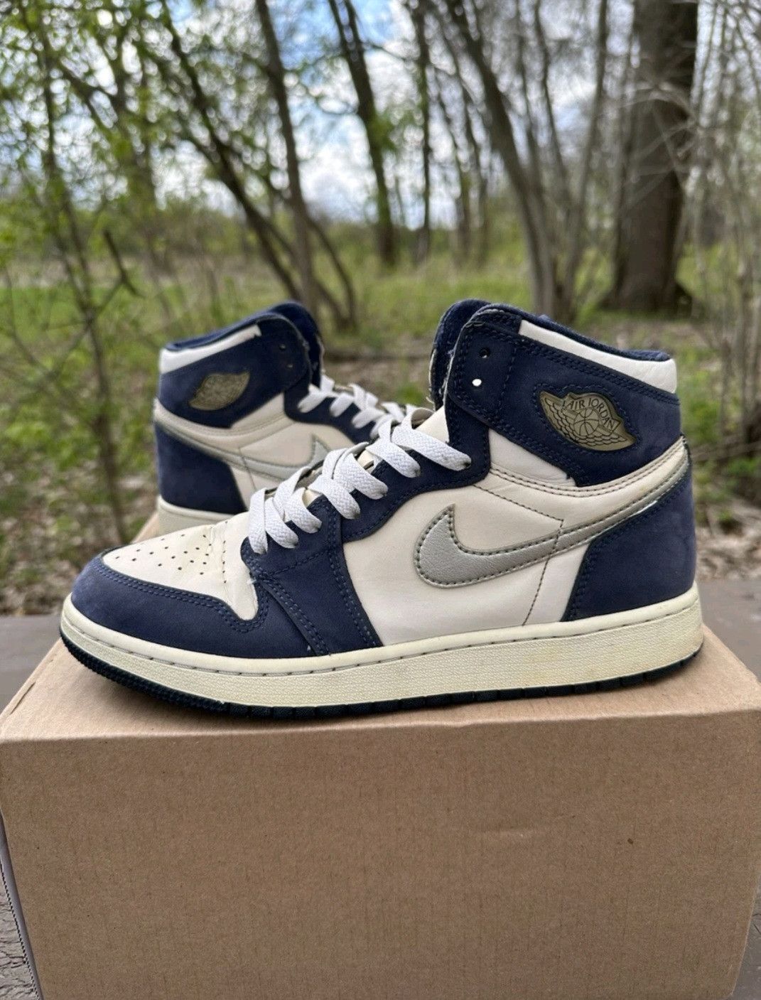 Jordan Brand Nike Air Jordan Retro 1 High OG CO.JP Midnight Navy Size 7 Size US 7 / EU 40 - 1 Thumbnail