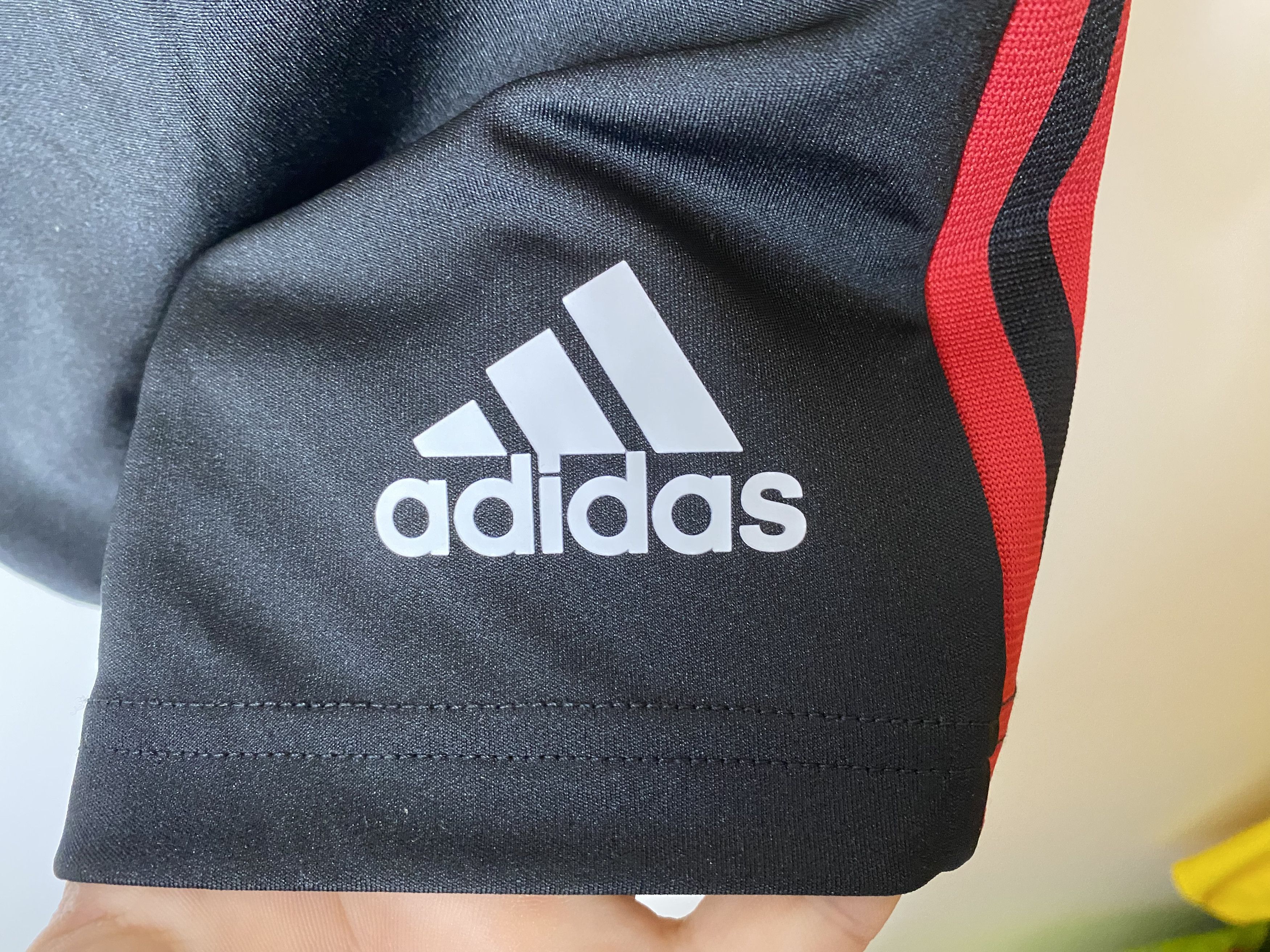 Adidas MANCHESTER UNITED 2021 2022 TRAINING FOOTBALL SOCCER SHORTS Size US 30 / EU 46 - 4 Thumbnail