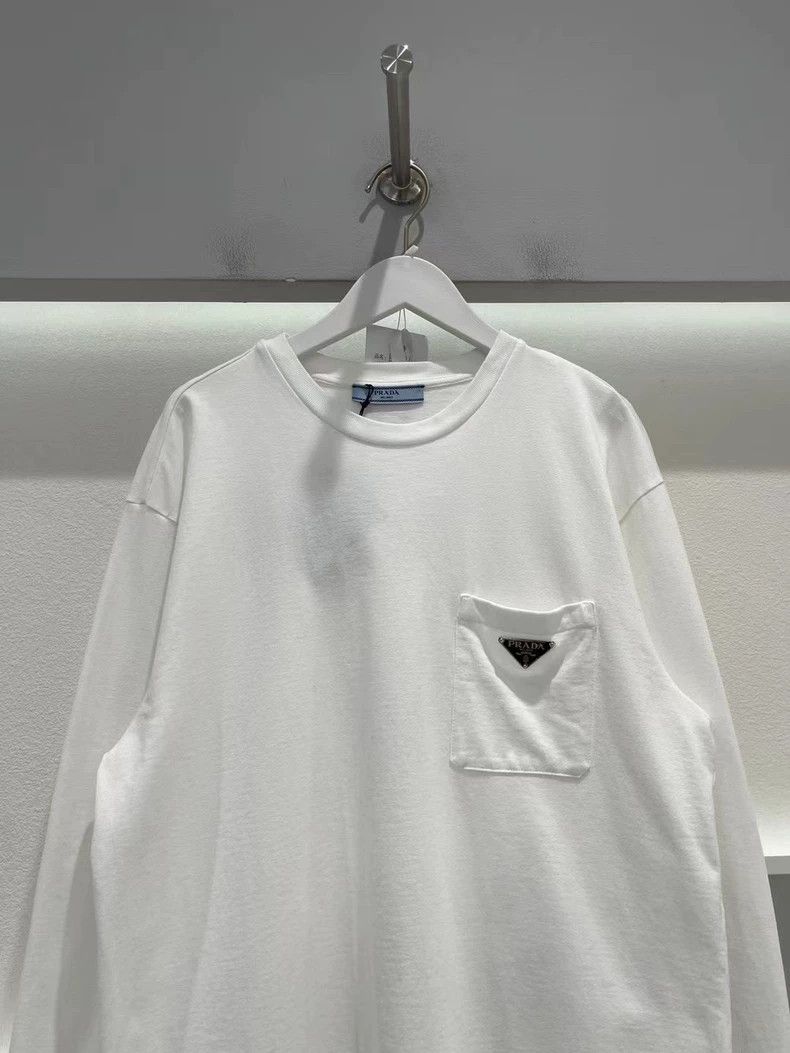 Prada Prada Iron triangle long sleeves 2501-Nextarrow Size US S / EU 44-46 / 1 - 3 Thumbnail