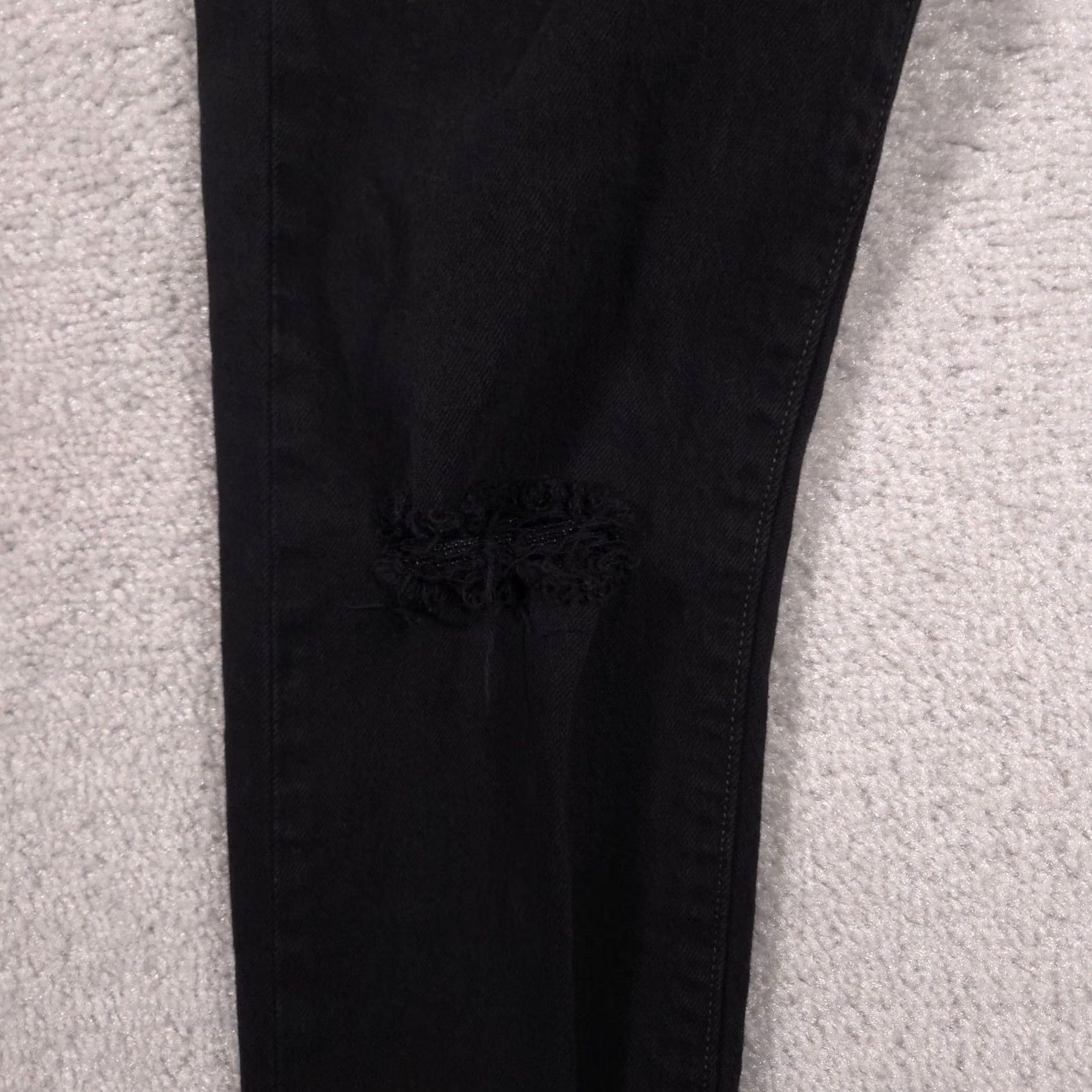 Levi's Levi's Wedgie Jeans Womens 24 Black High Rise Tapered Distressed Denim Raw Hem Jeans Women 24 Slim Straight 27in Inseam Size 42" / US 20 - 5 Thumbnail