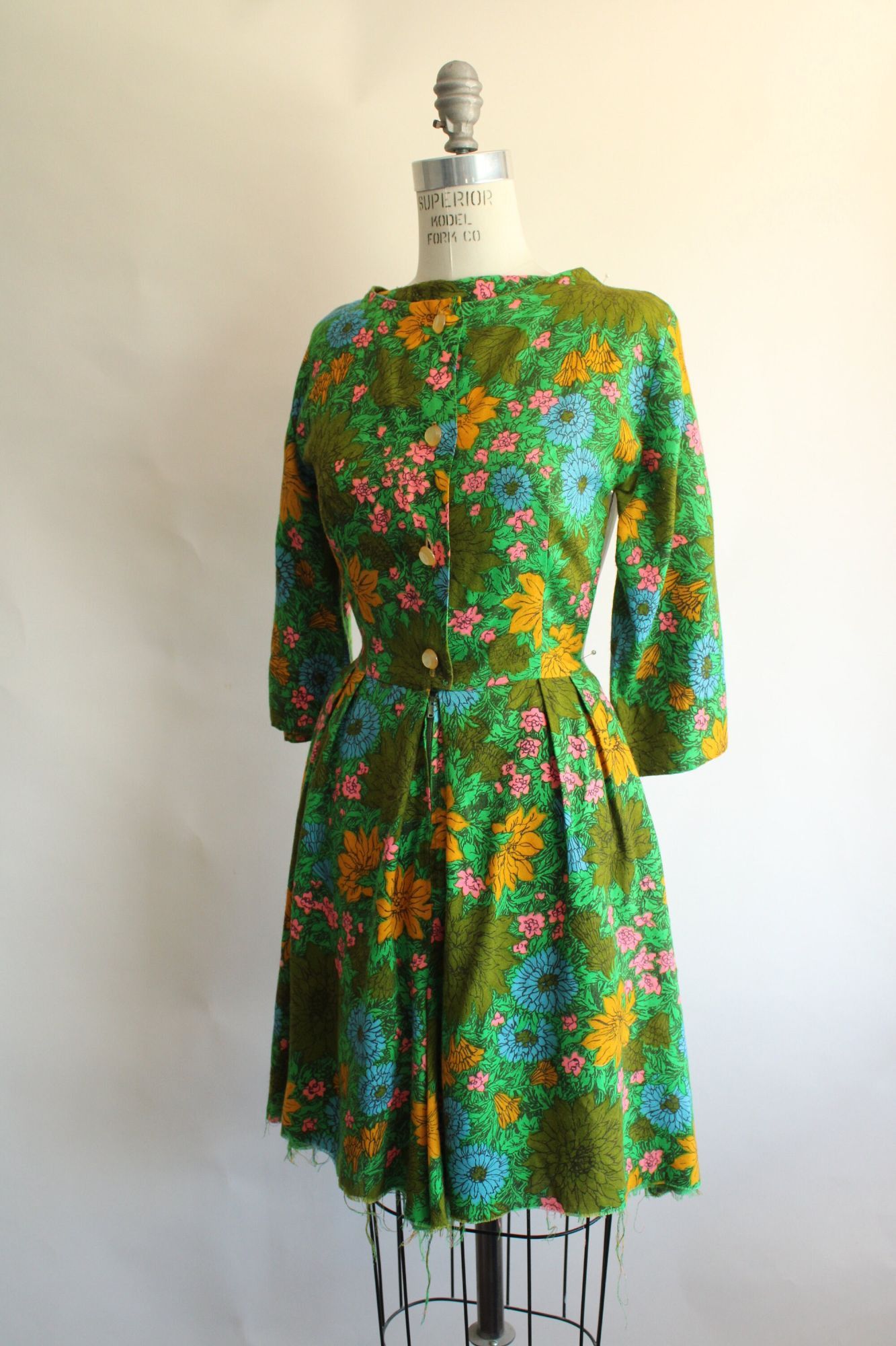 Vintage Vintage 1960s Jumpsuit, Rosa Ray Floral Print Cutoff Shorts Size 26" / US 2 / IT 38 - 6 Thumbnail